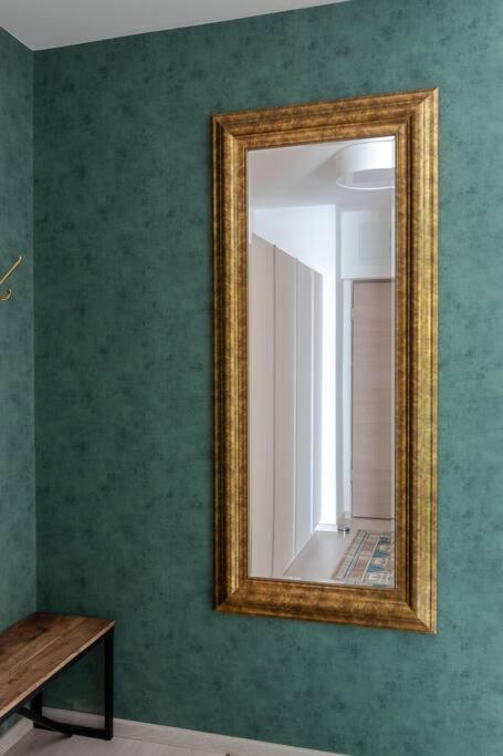 Golden Sunshine On Corvin Promenade - 506 Apartamento Budapest