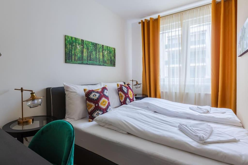 Golden Sunshine On Corvin Promenade - 506 Apartamento *