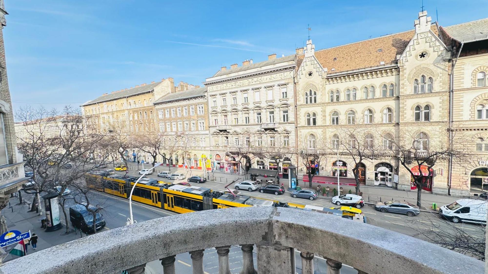 Jozsef 65 * Budapest