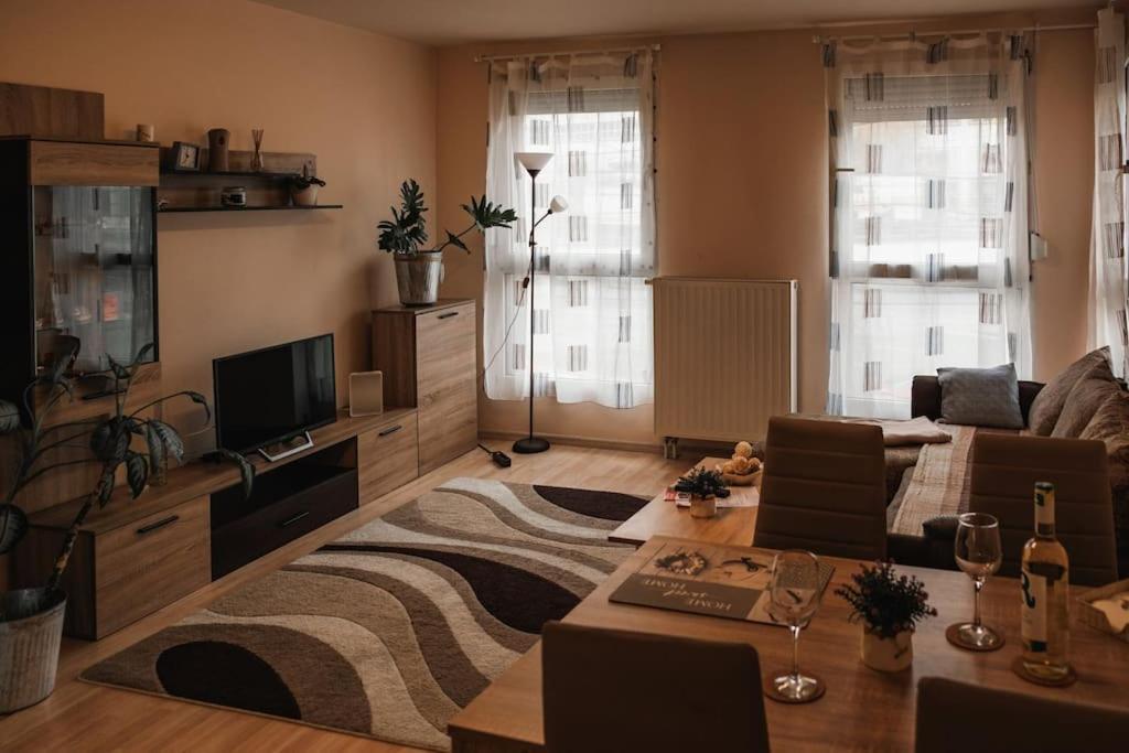 Orczy Forum With Free Parking Appartamento Budapest