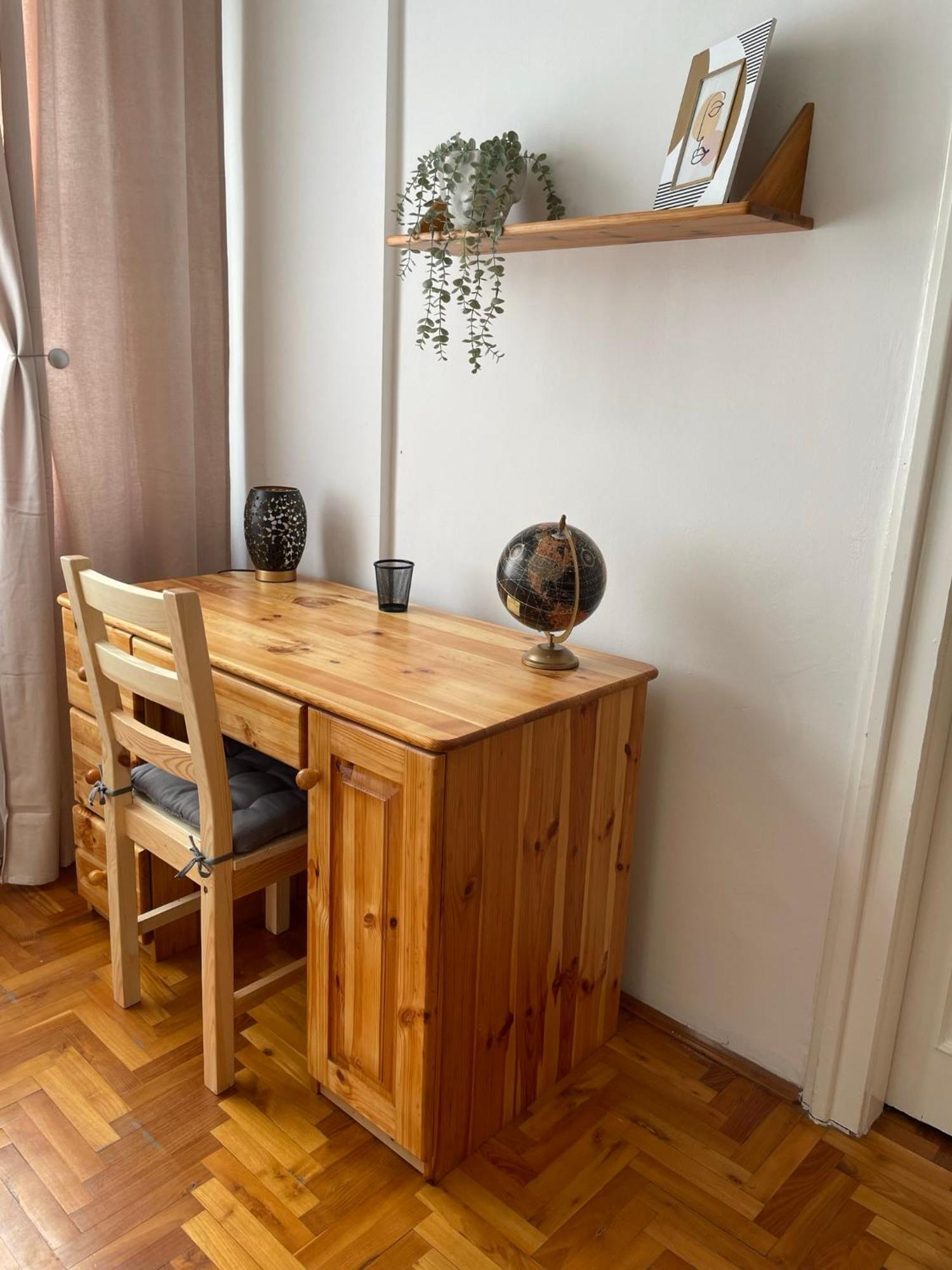 Bright & Spacious Riverside With Balcony Apartmán *