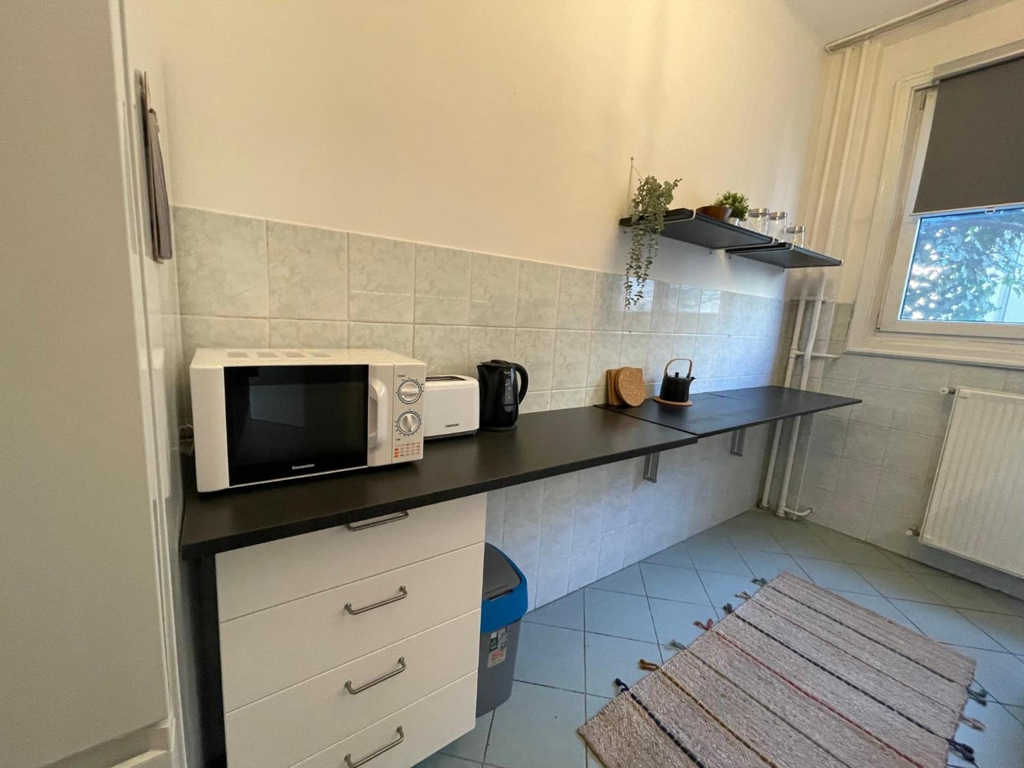 Bright & Spacious Riverside With Balcony Apartmán *