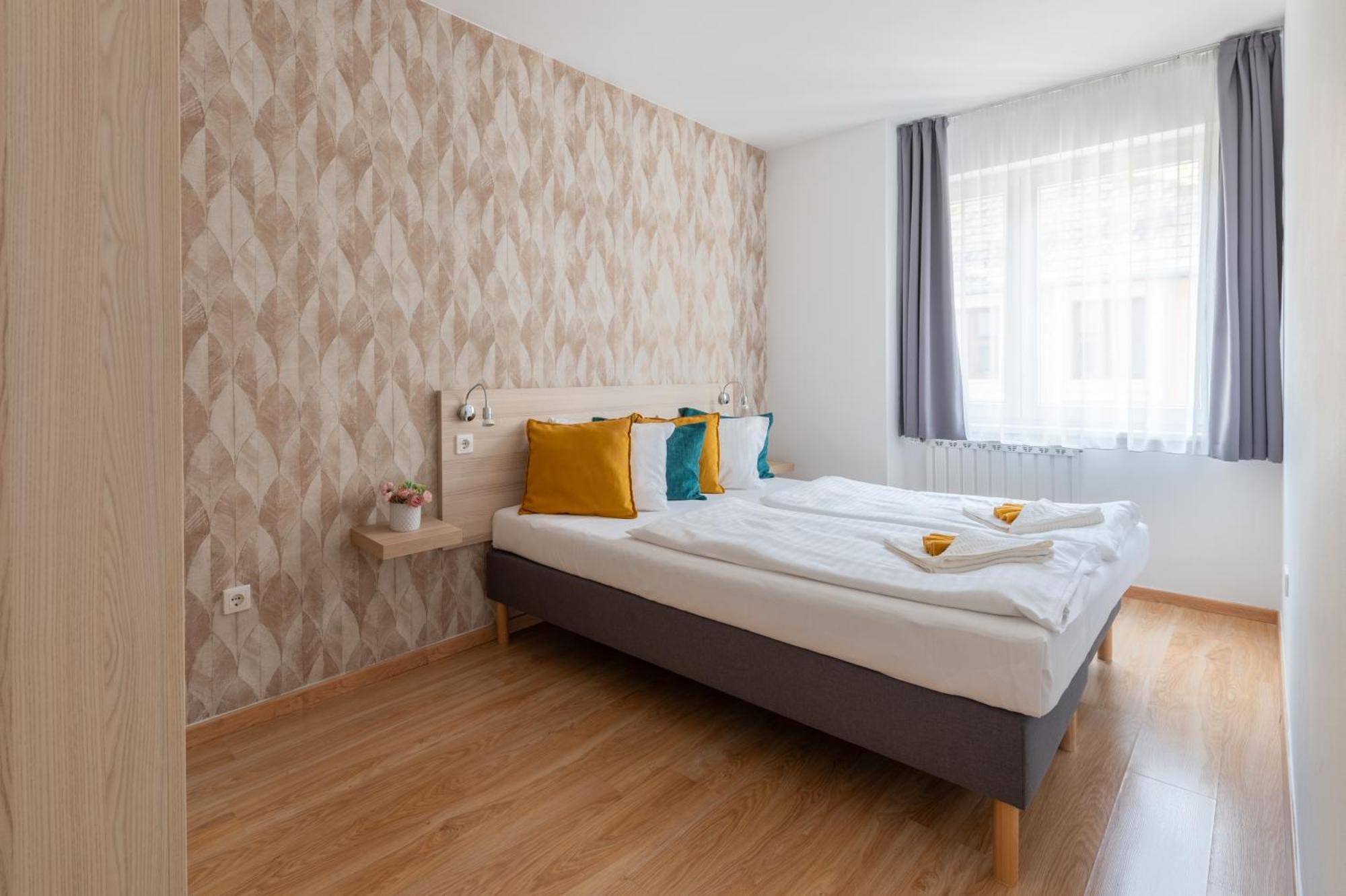 Downtown With Free Parking Apartamento