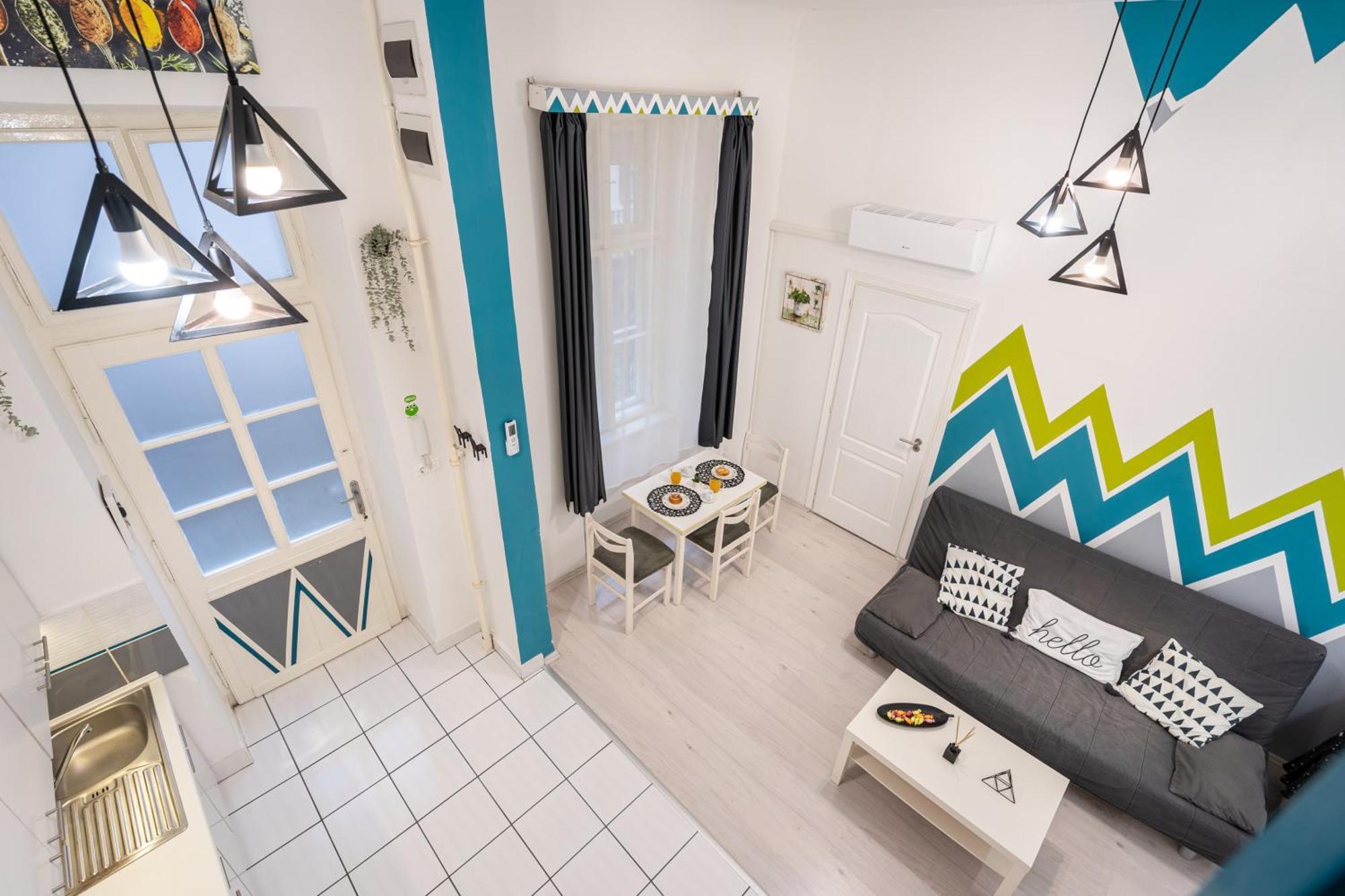 Triangle - Free Parking! Apartment