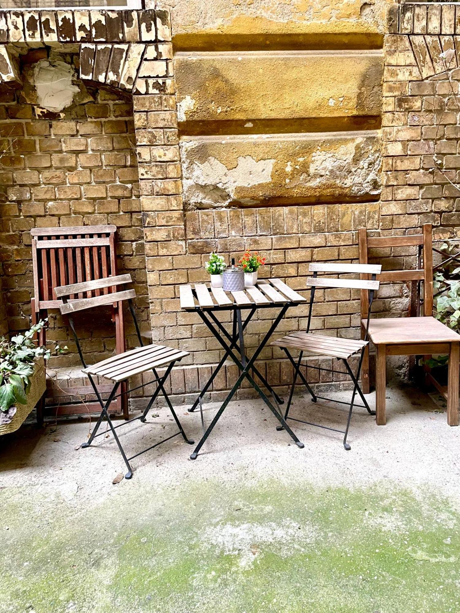 Small Cosy Near The Famous Westend Center Boedapest
