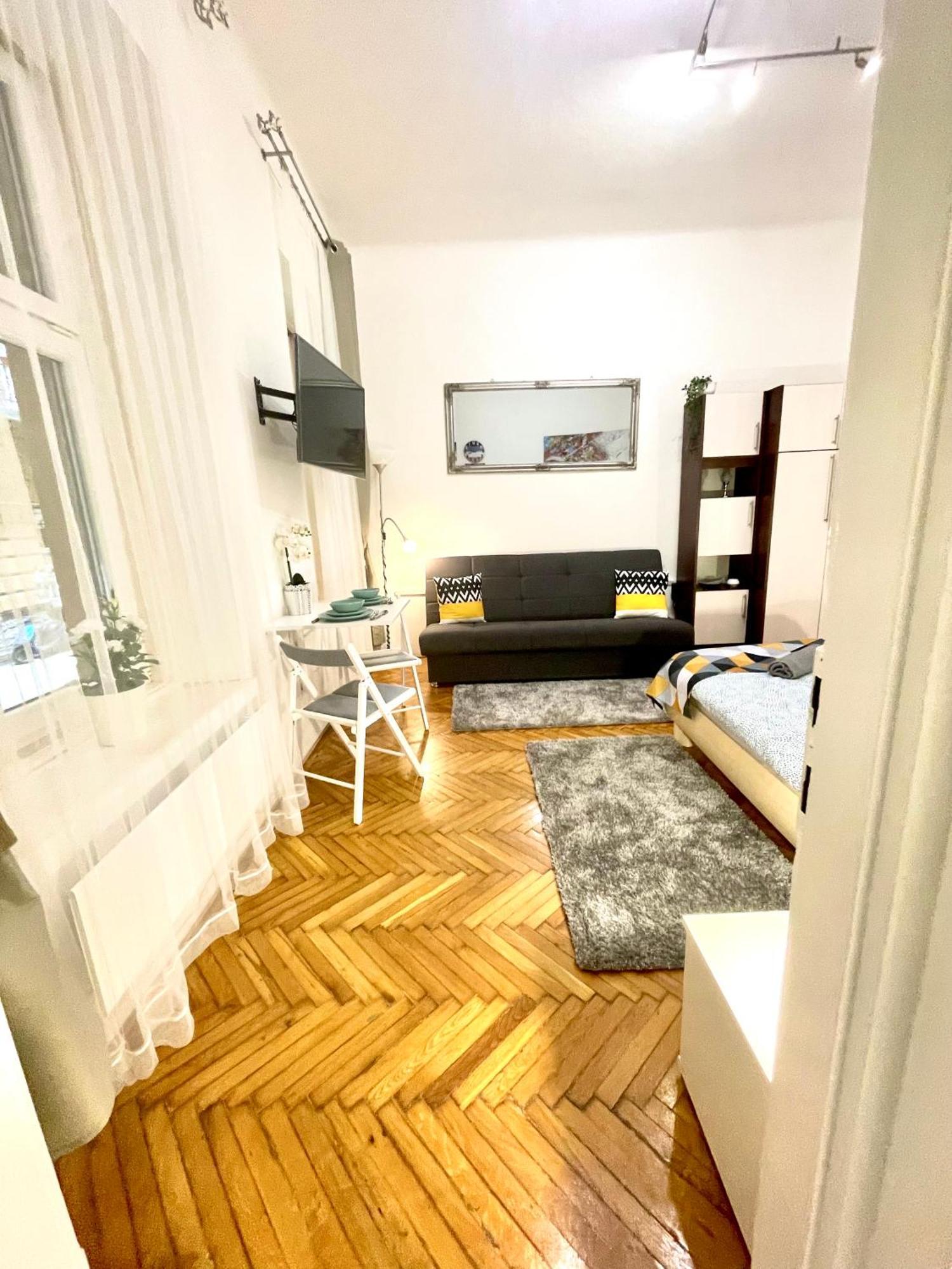 Small Cosy Near The Famous Westend Center Appartement *