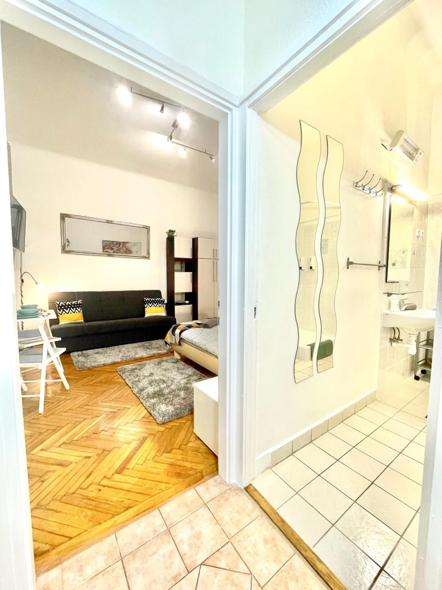 Small Cosy Near The Famous Westend Center Appartement