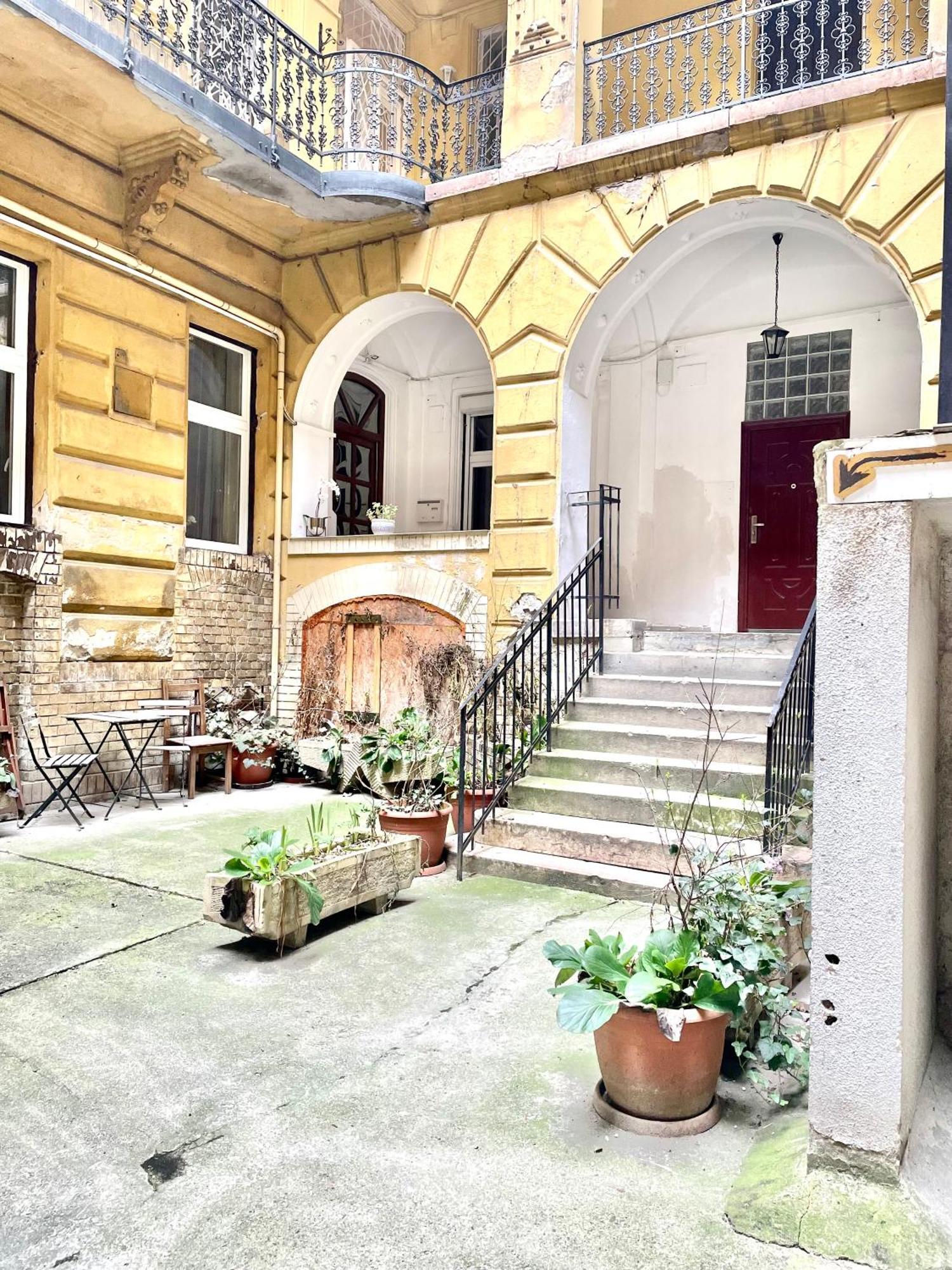 Small Cosy Near The Famous Westend Center Appartement