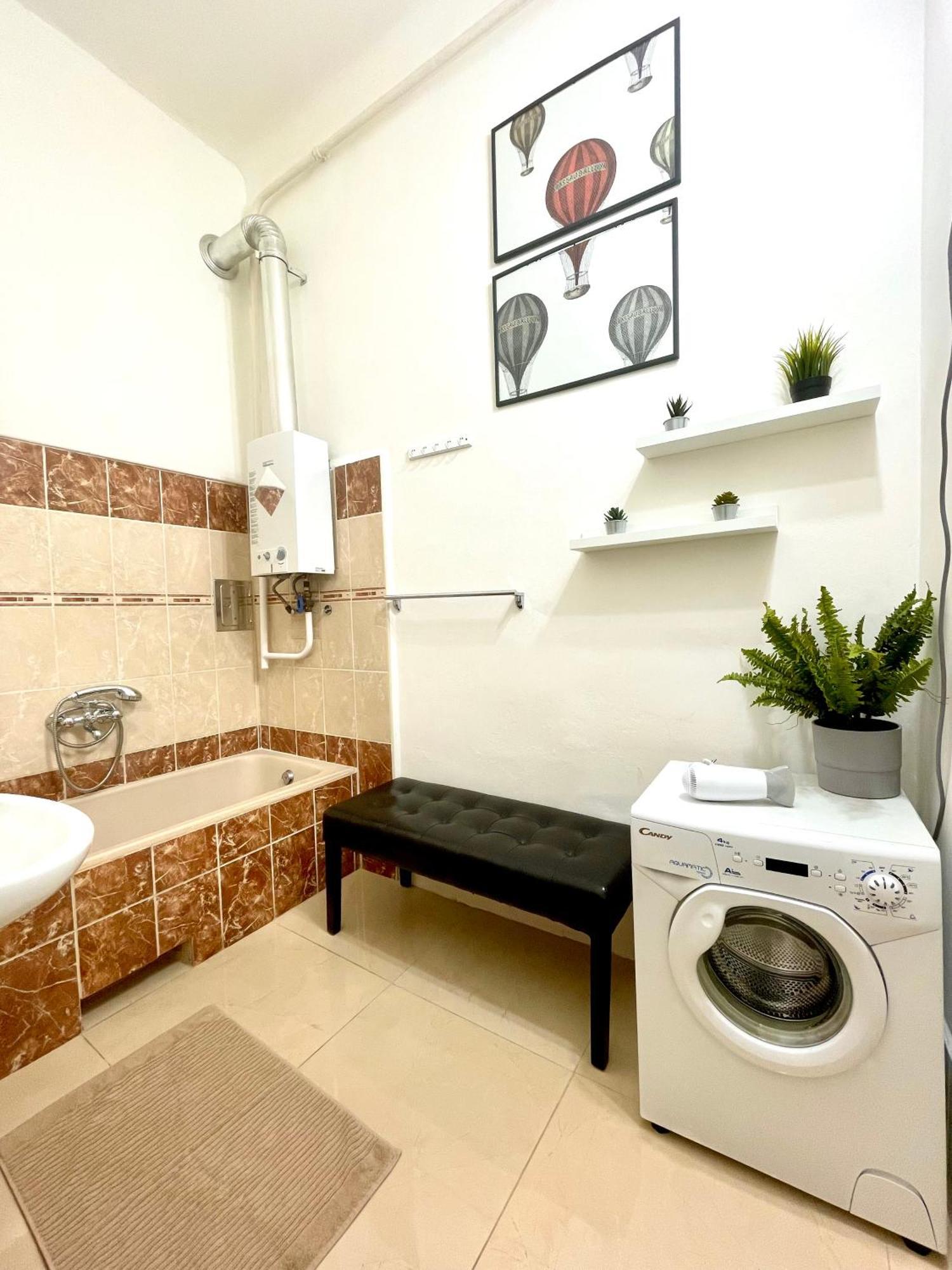 Big Cosy Near The Famous Westend City Center * Budapest