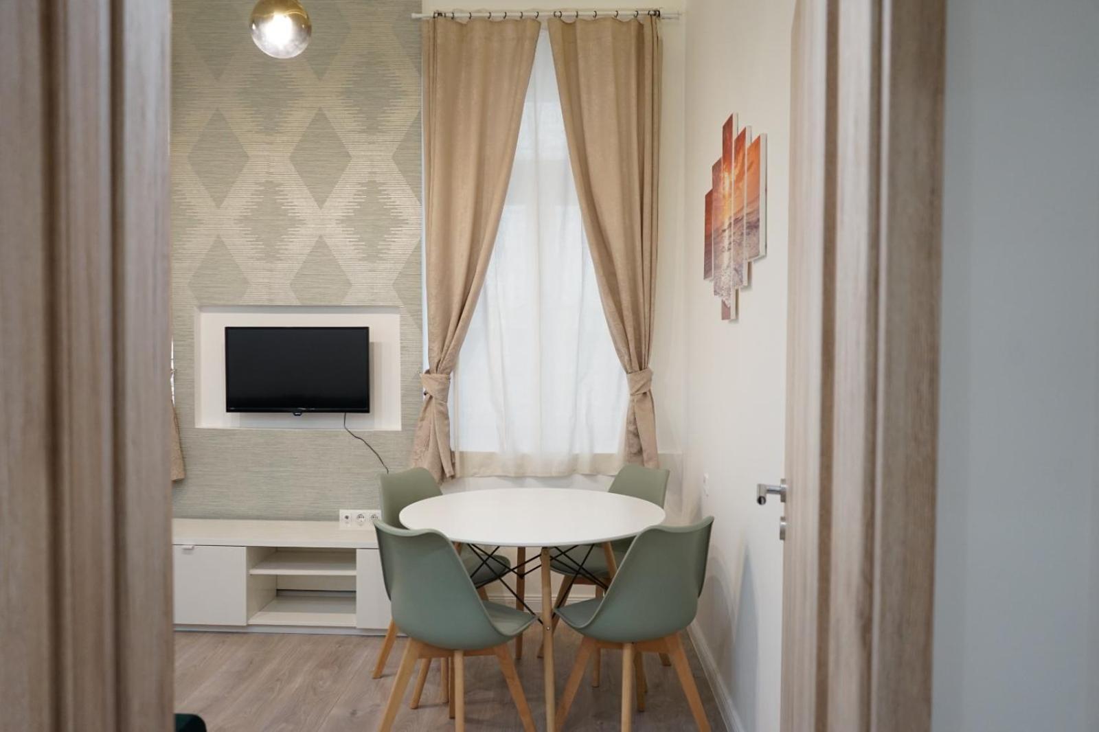 B70-1 - Park Panorama - Location By Bqa Apartment Budapest