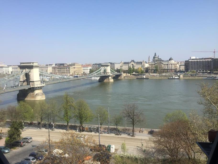 Charming Castle View With Giant Balcony Appartamento Budapest