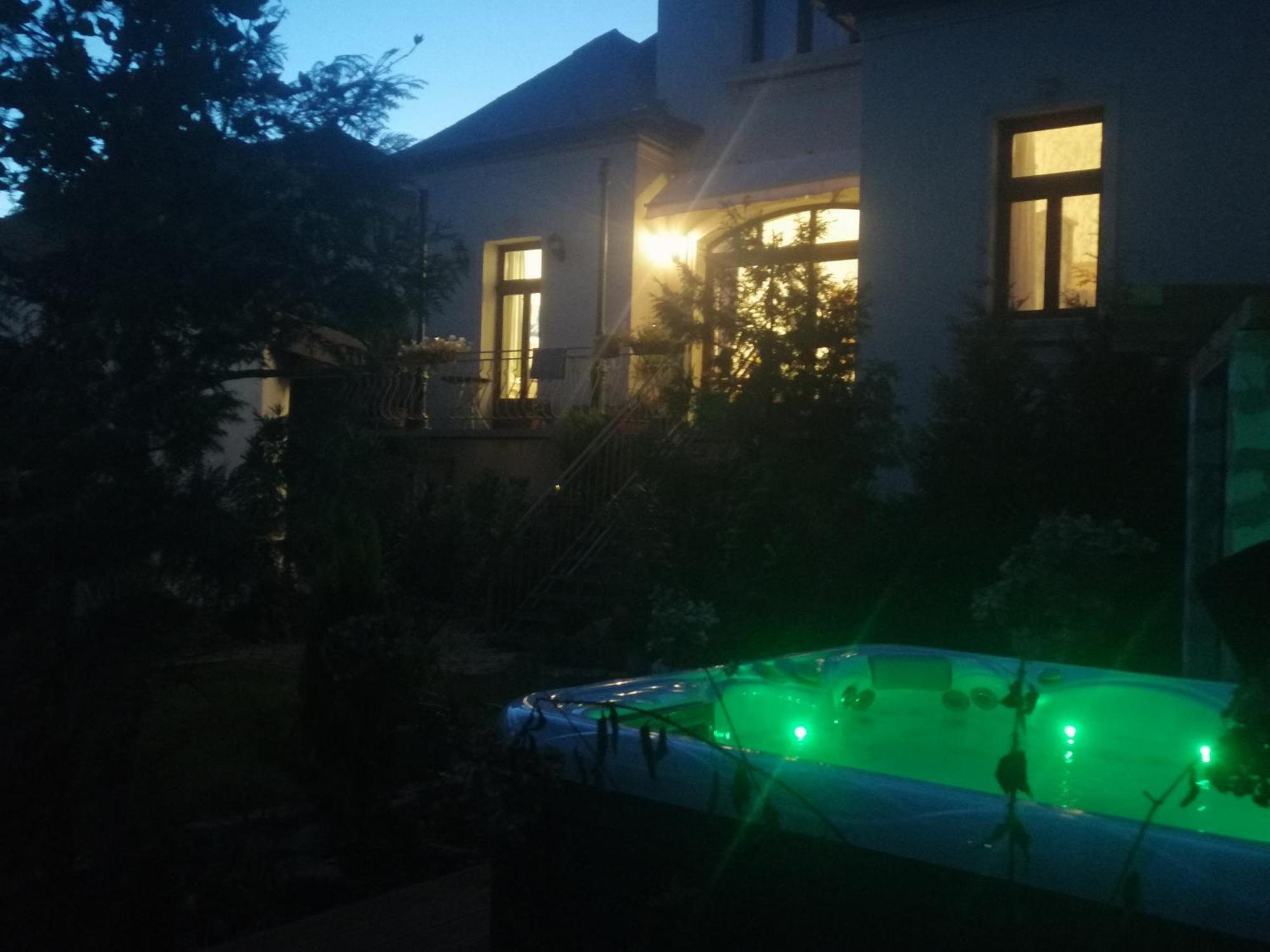 Kuria With Private Jacuzzi And Pool *
