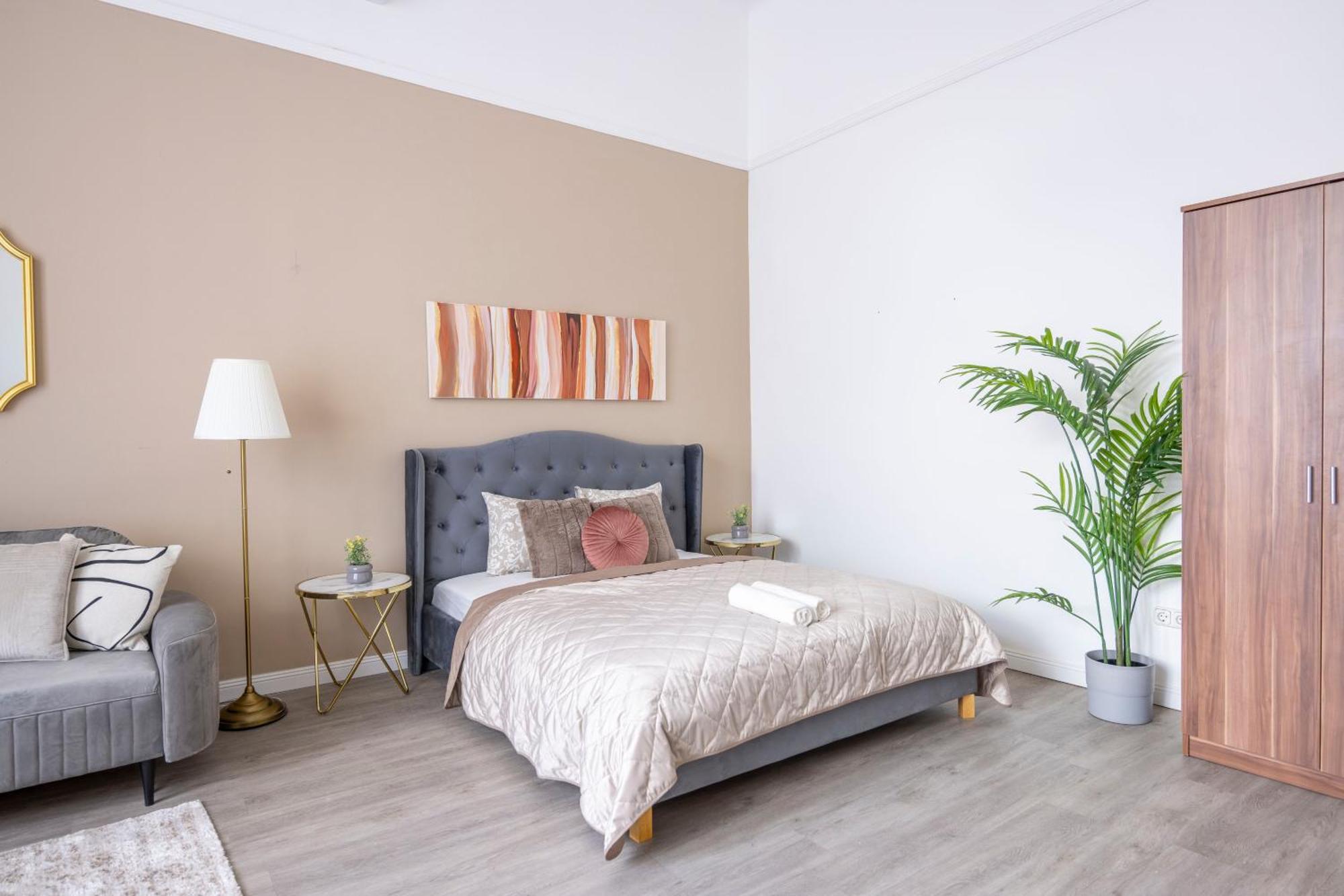 Spacious Vintage For 12ppl Budapest