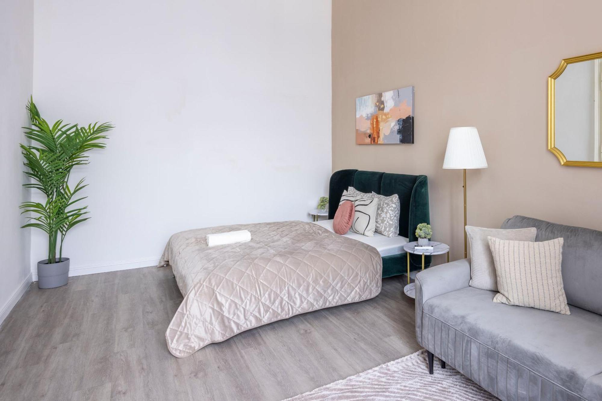 Spacious Vintage For 12ppl *