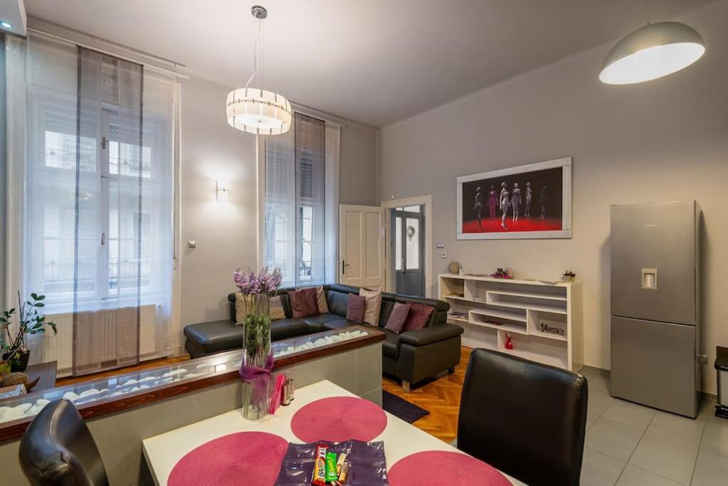 Lovely Purplish Heart Of The Apartamento Budapest