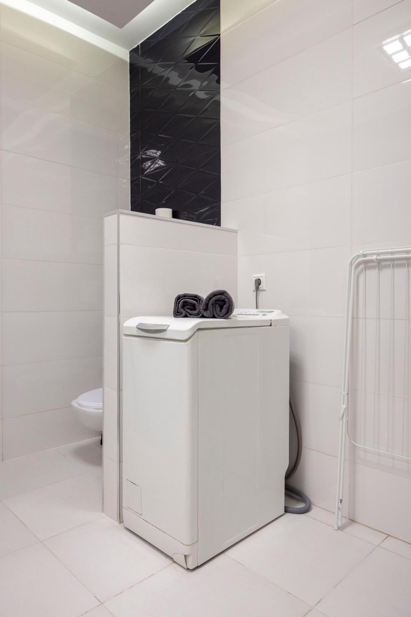 Deluxe Elizabeth W/ 4bedrm, 2bathrm, 1lvngrm Appartement
