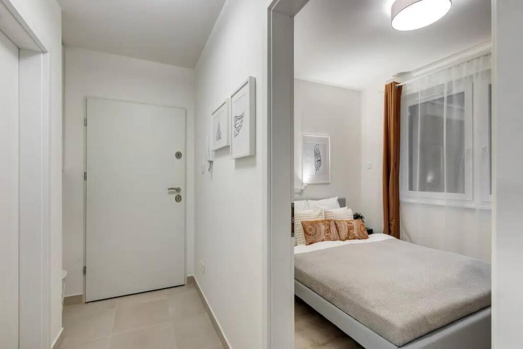 Terrace Vista-modern 2br Retreat Budapest