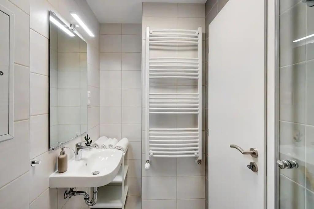 Terrace Vista-modern 2br Retreat *