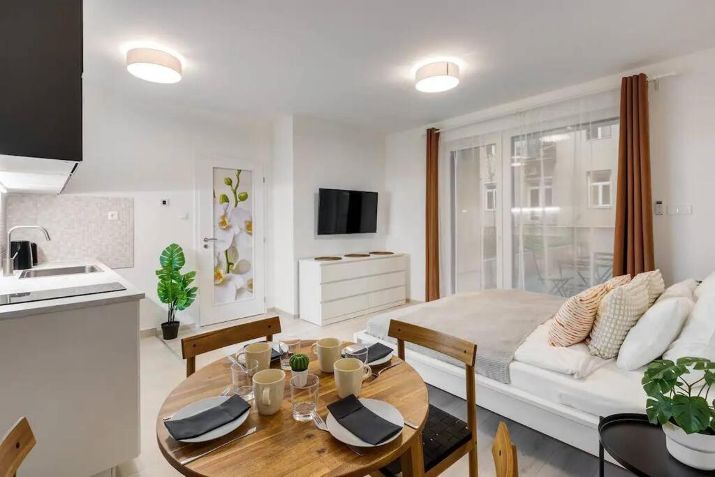 Terrace Vista-modern 2br Retreat Budapest