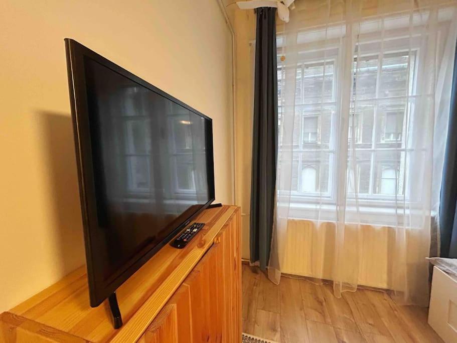 Stray Birds Fashion With 2ppl/wifi/ac Appartement Budapest