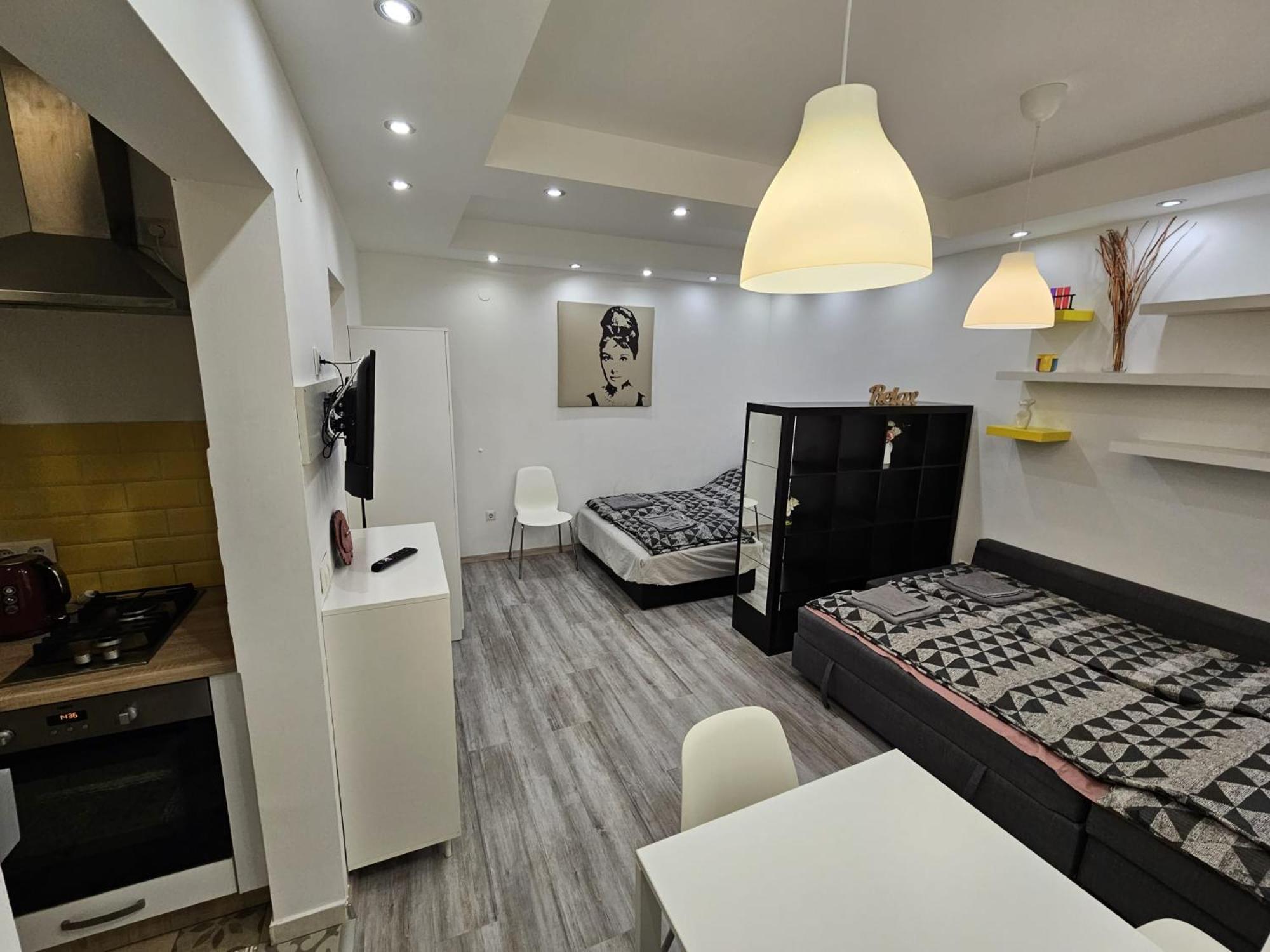 Unique Offer, Two In One! 2 Studio Egyuett Apartment *