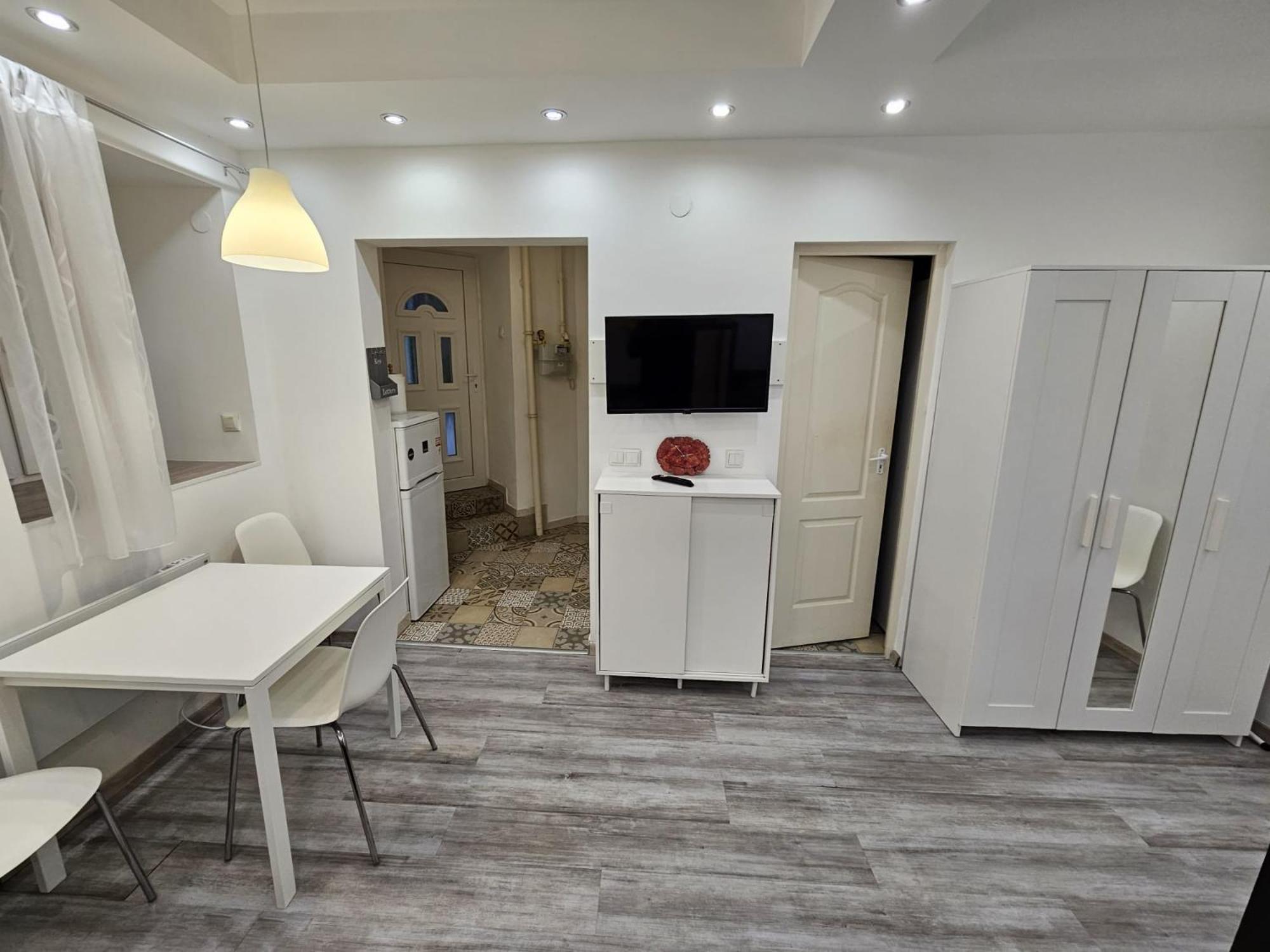 Unique Offer, Two In One! 2 Studio Egyuett Apartment Budapest