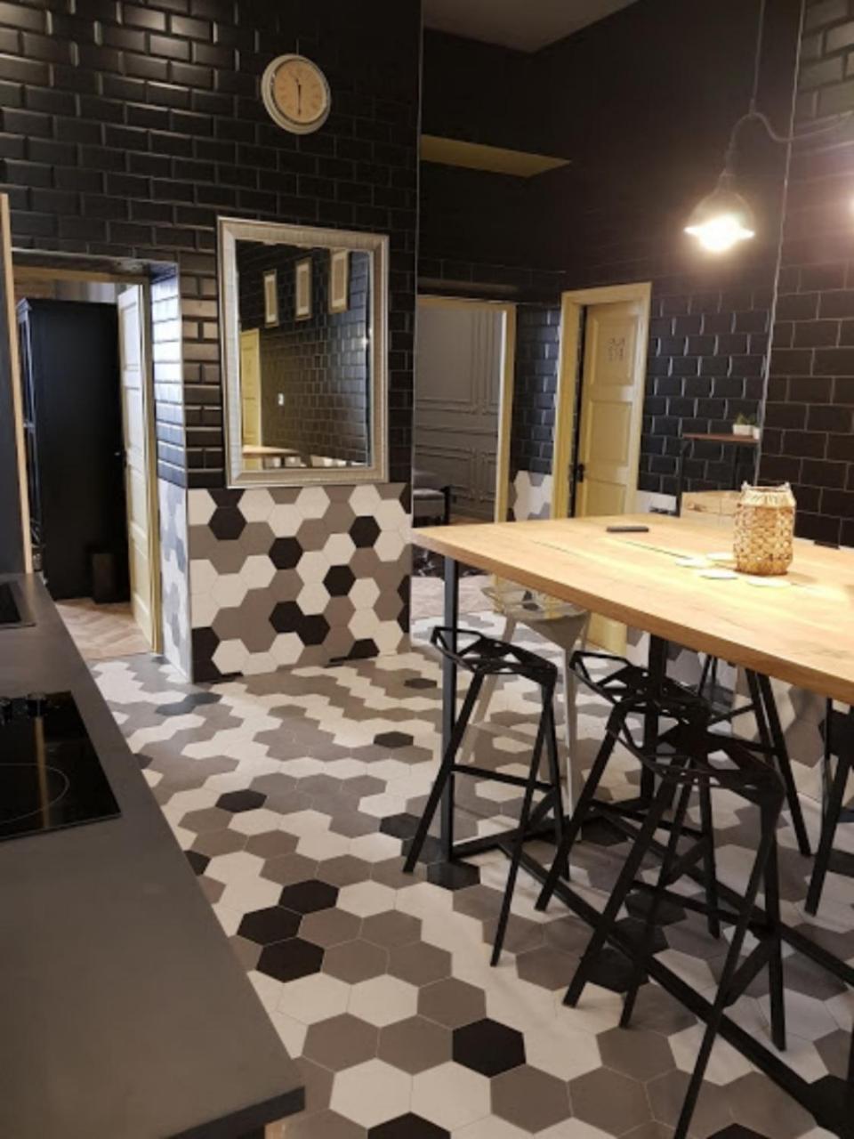 Geometric Luxury In The Center With 3br Appartement