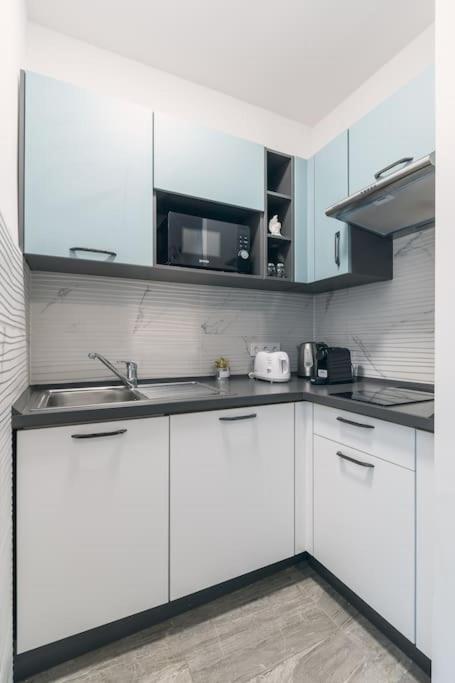Castle Charm Apartment/ Ac Apartment