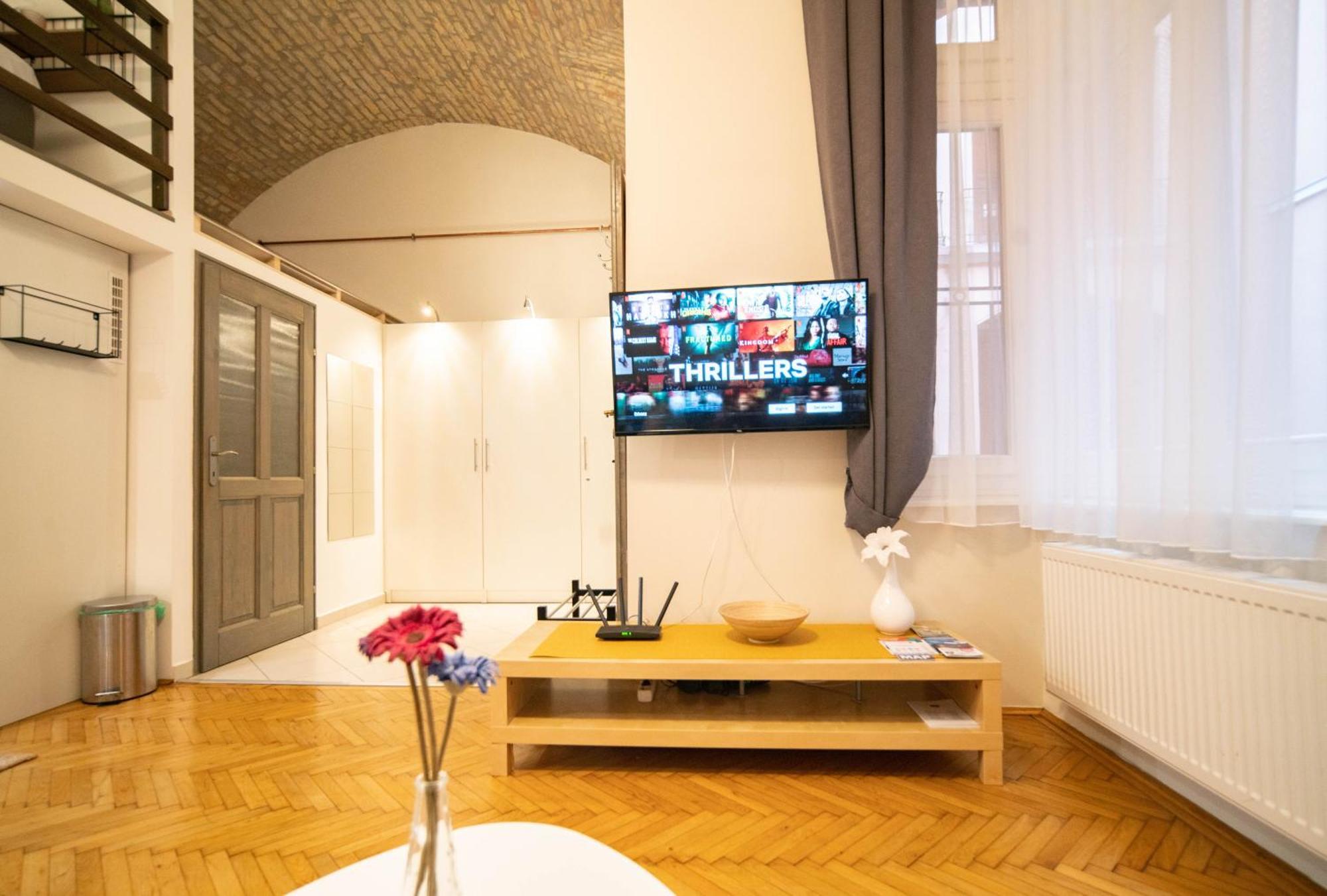 Free Parking Broadway - Ac, 2people, Fast Wifi, Smart Tv