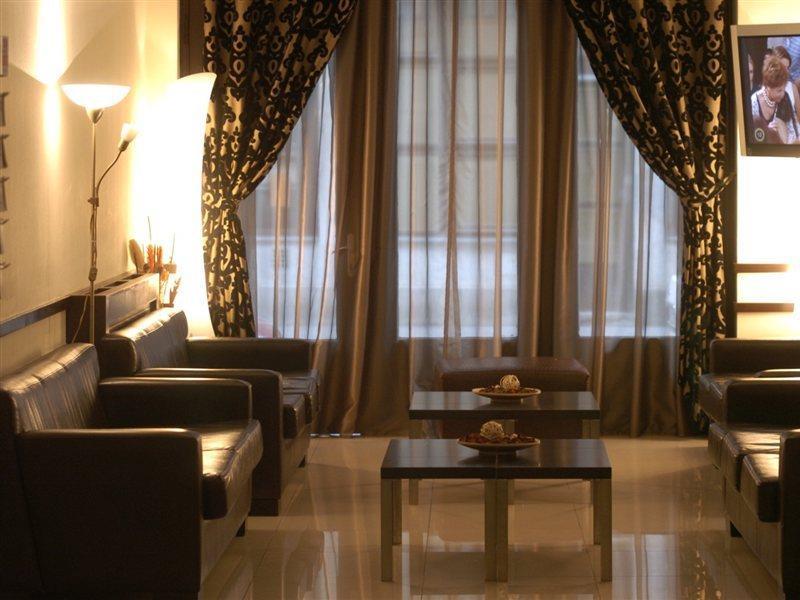 Equity Point Hostal *