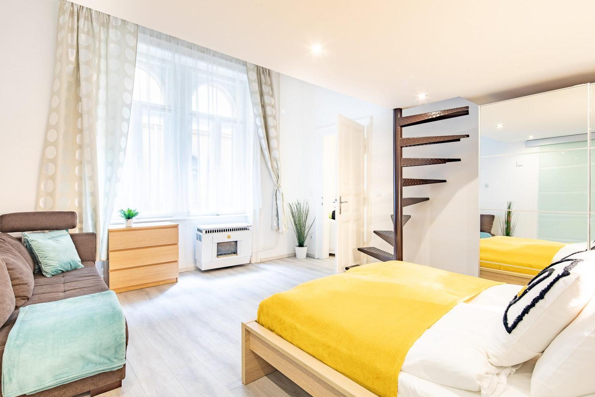 - Large - Comfy Budapest