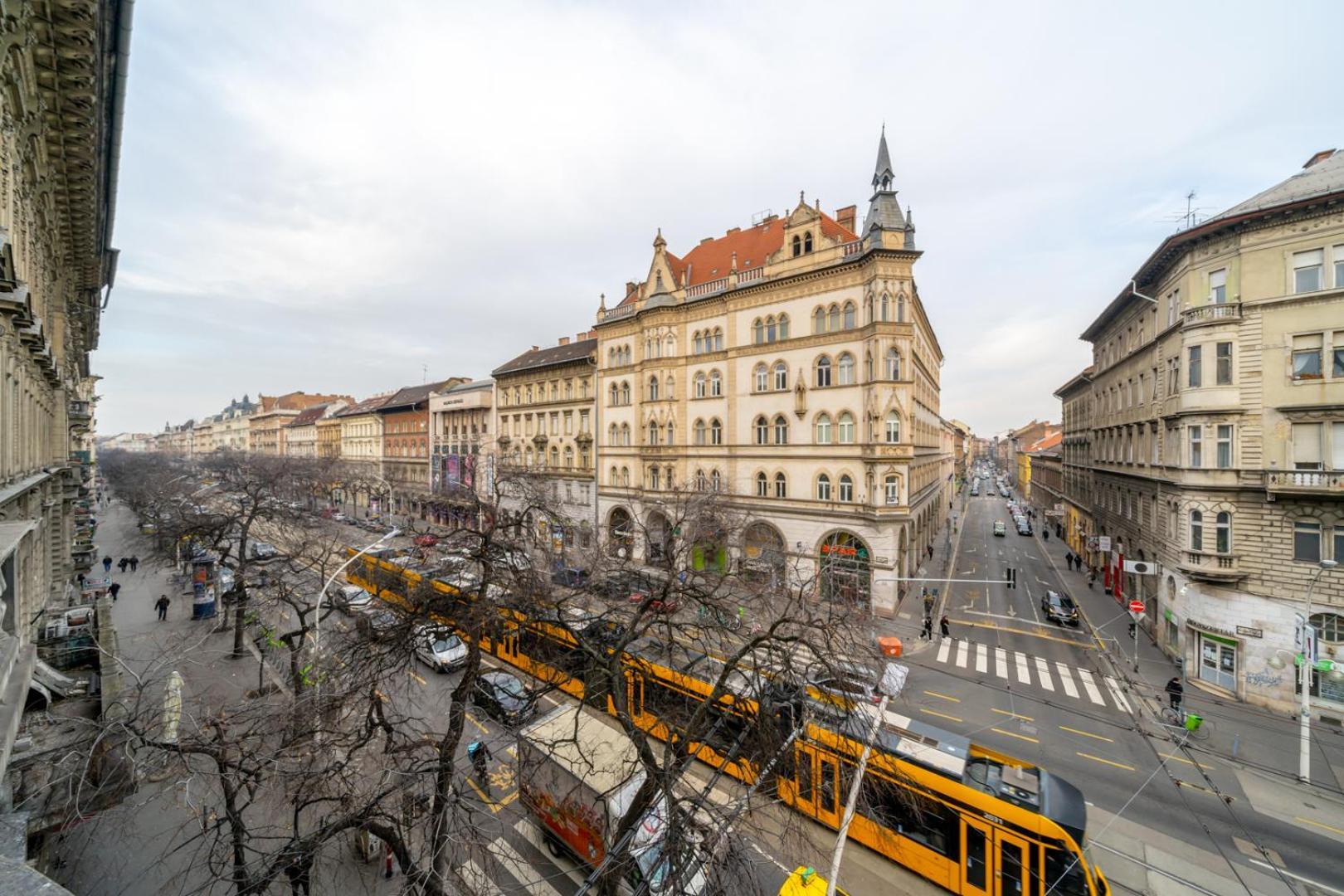 Downtown Delight - Erzsebet Blvd - 13 Ppl Lejlighed Budapest