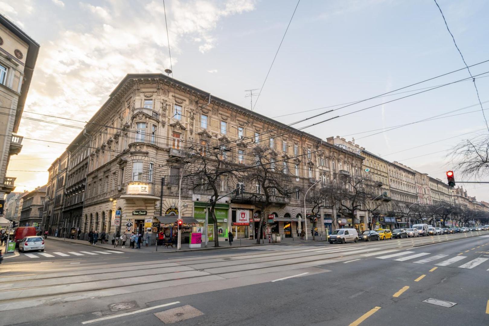Downtown Delight - Erzsebet Blvd - 13 Ppl Lejlighed Budapest