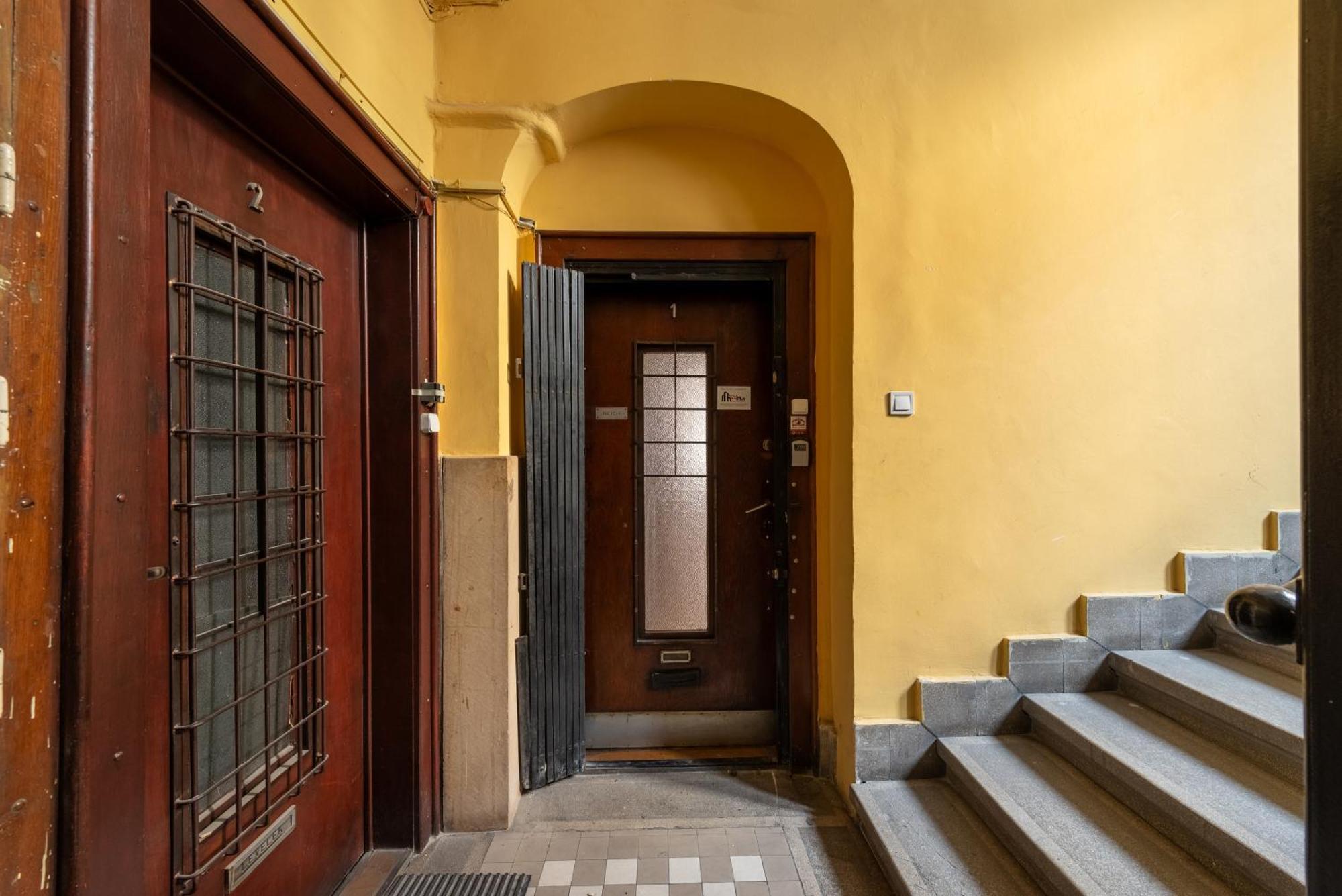 Synagogue In Heart Of Apartment Budapest