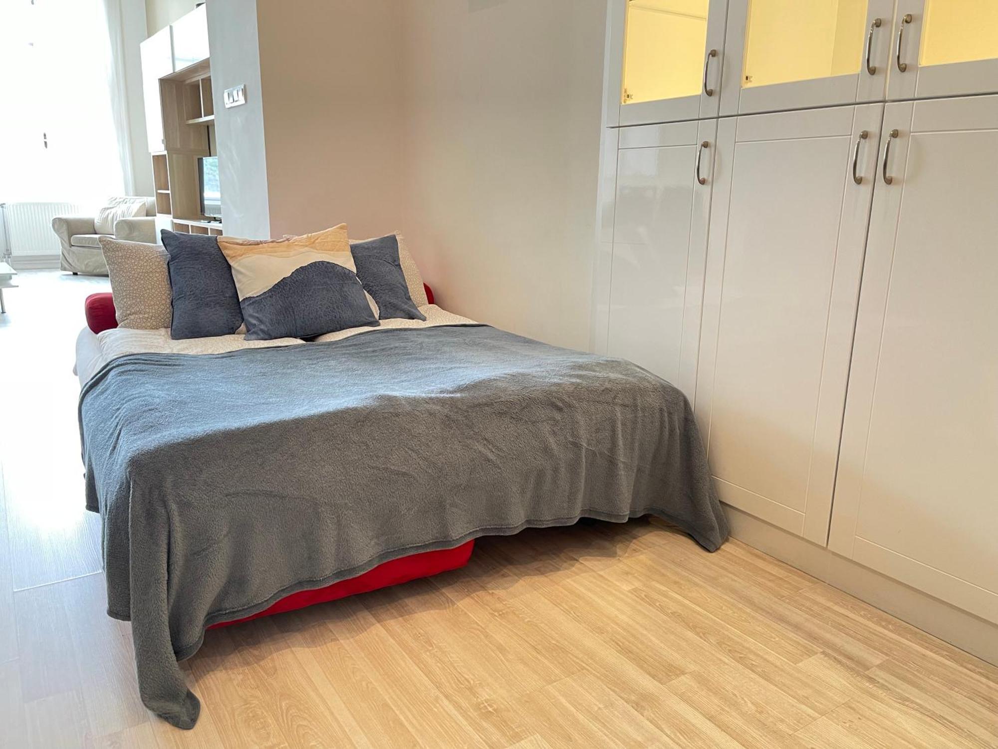 Spacious Riverside Residency - Magnificent View Lejlighed *