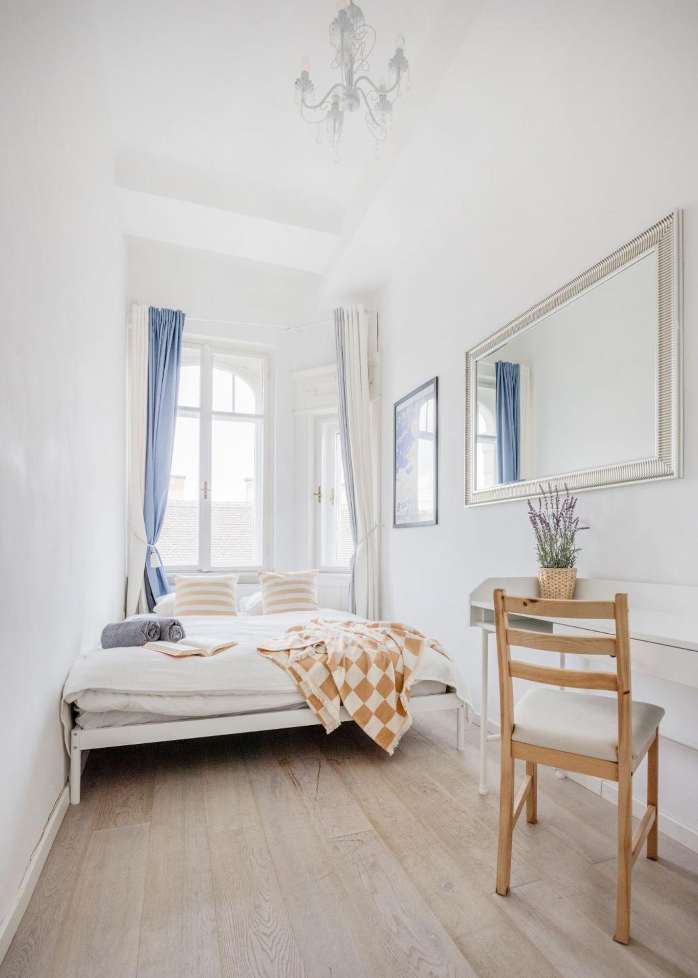Amazing View Designer W/sauna 3min To Opera Apartman *