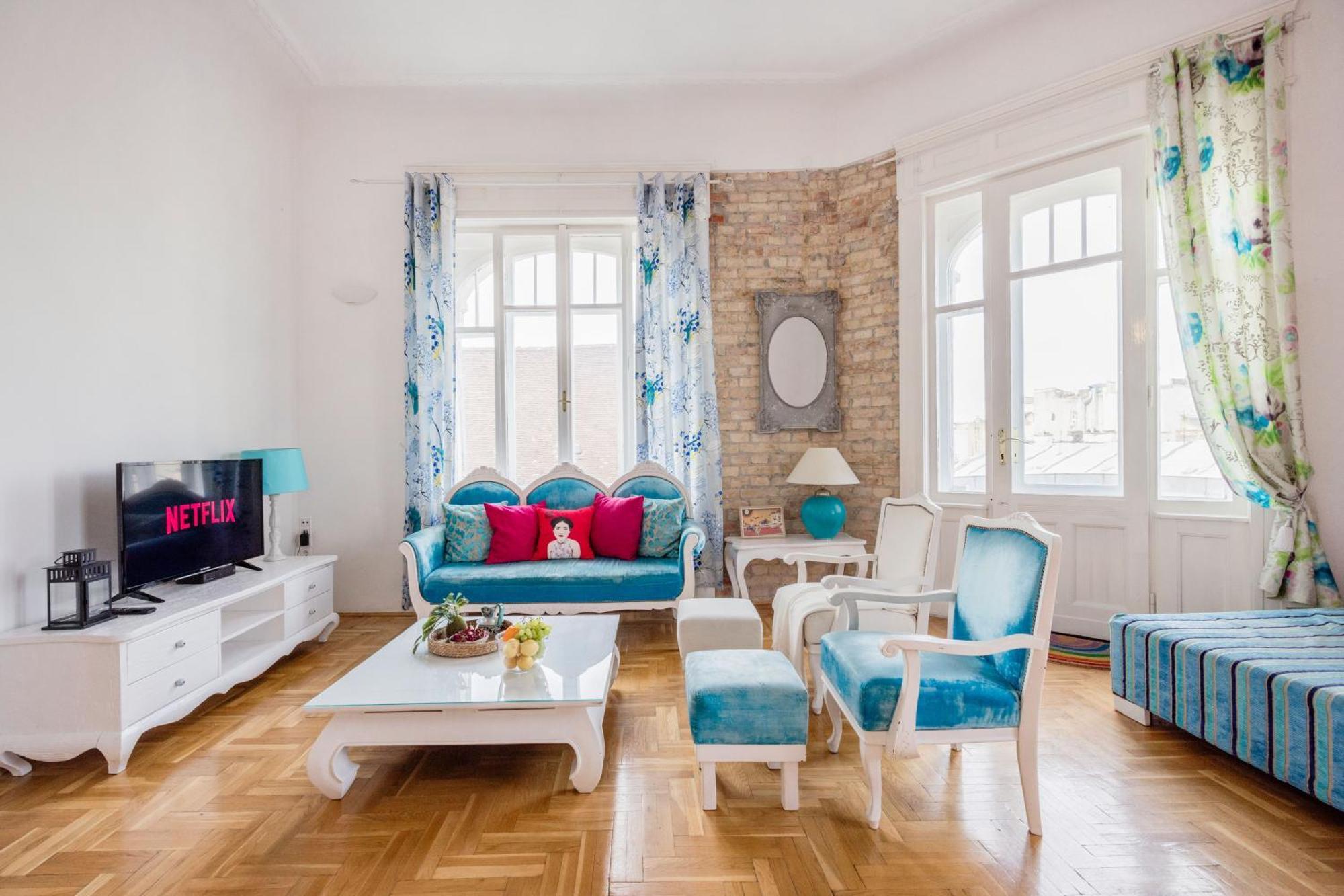Amazing View Designer W/sauna 3min To Opera Apartman Budapest