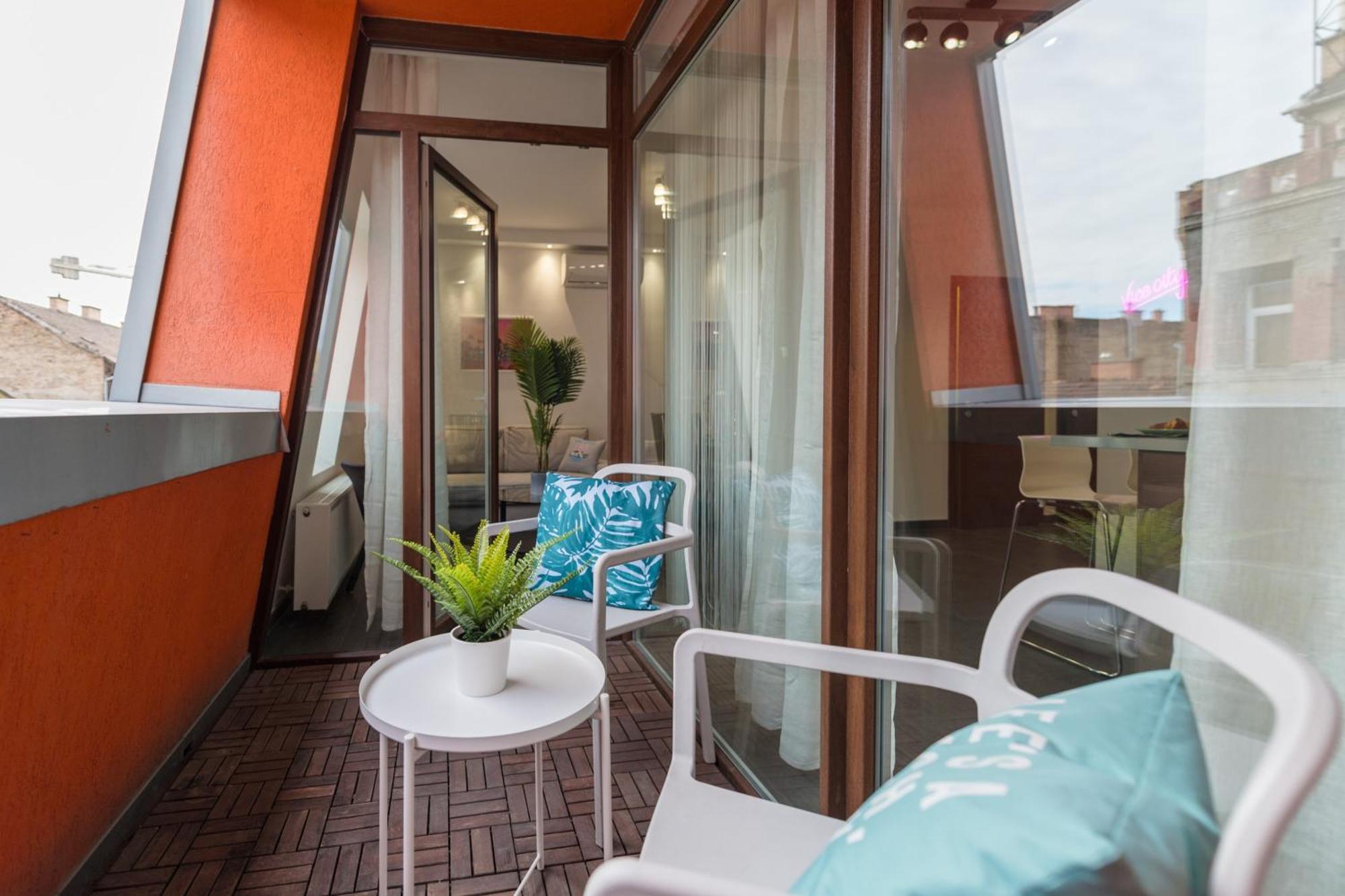 Miami Vice With Balcony Apartmán *