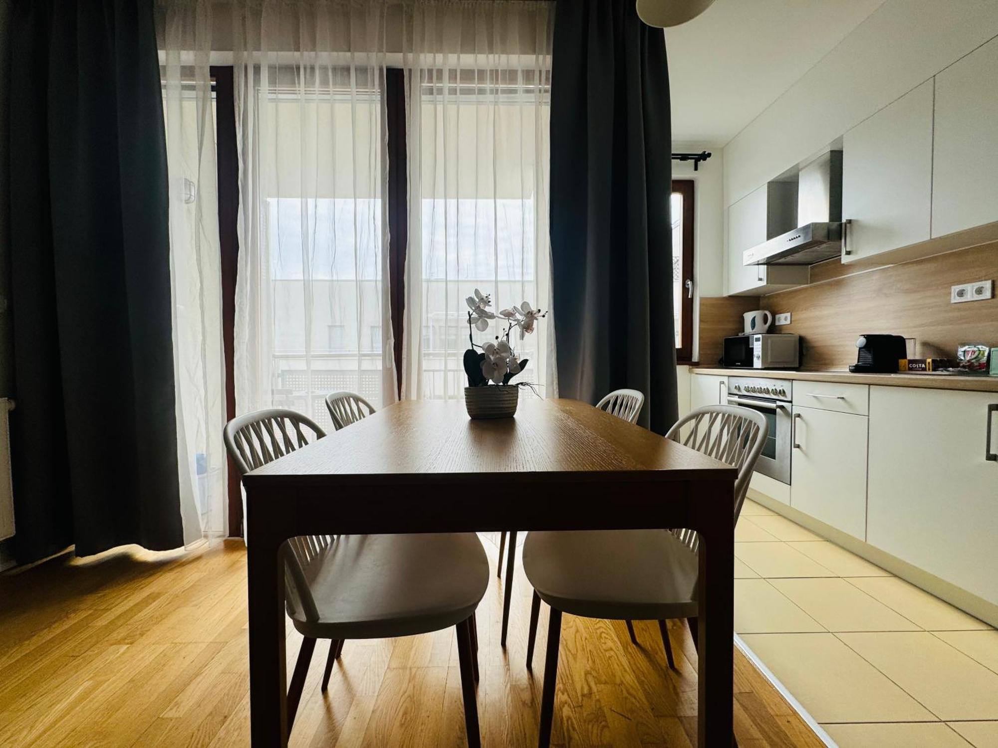 Bp-est Cp Apartment *