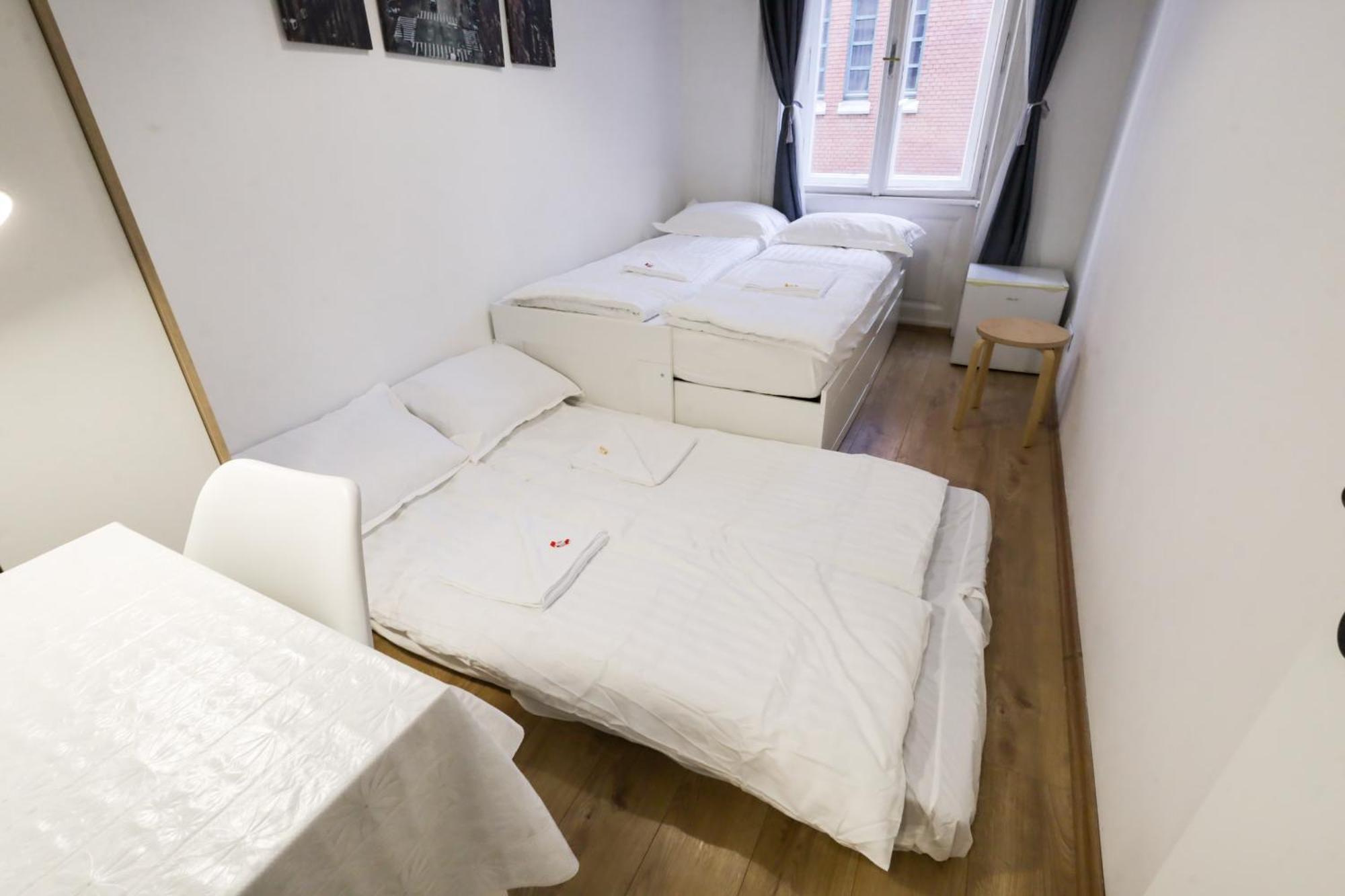 Pest-port 4 For 16 Person Apartamento Budapest