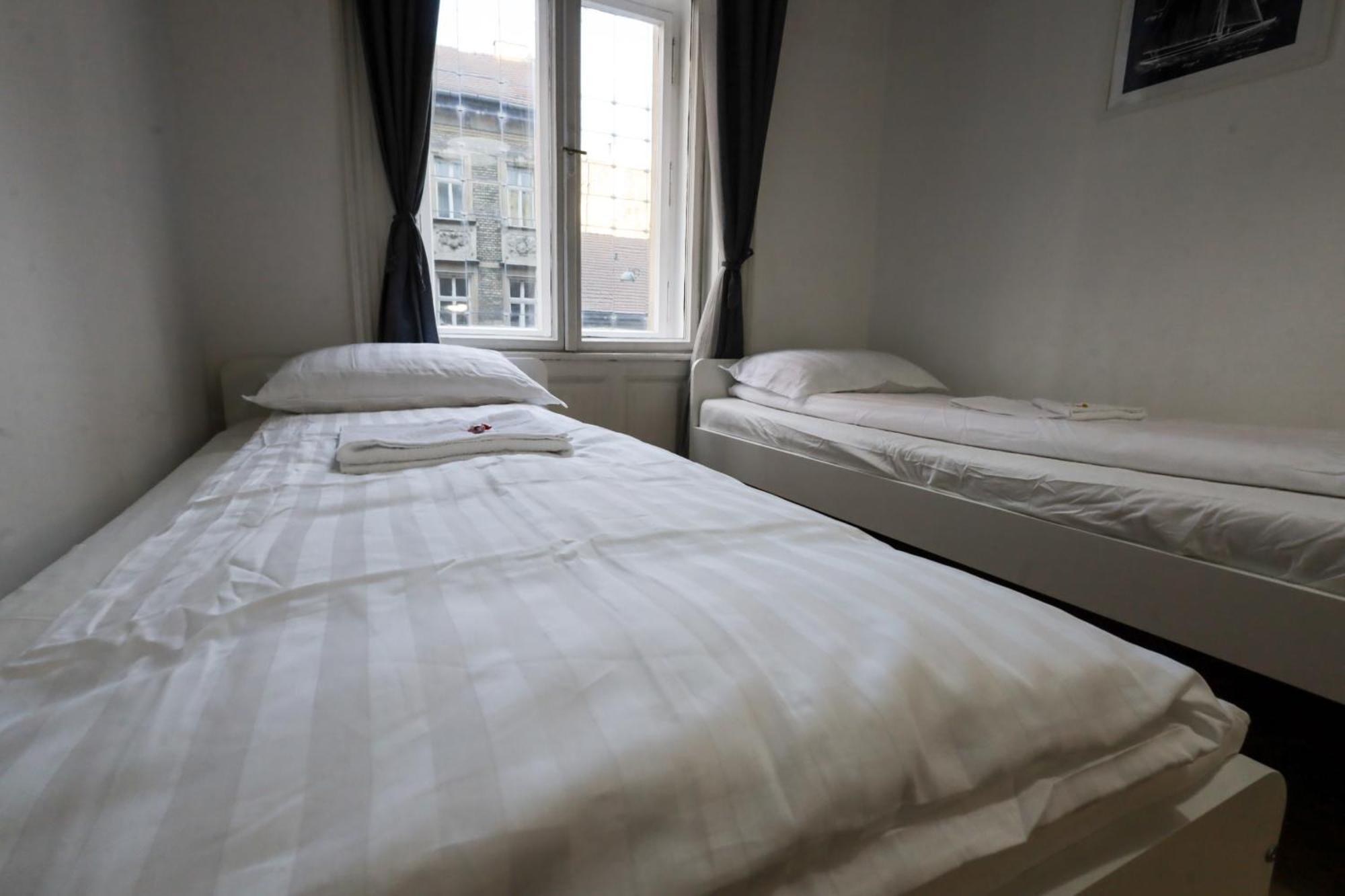 Apartment Pest-port 4 For 16 Person *