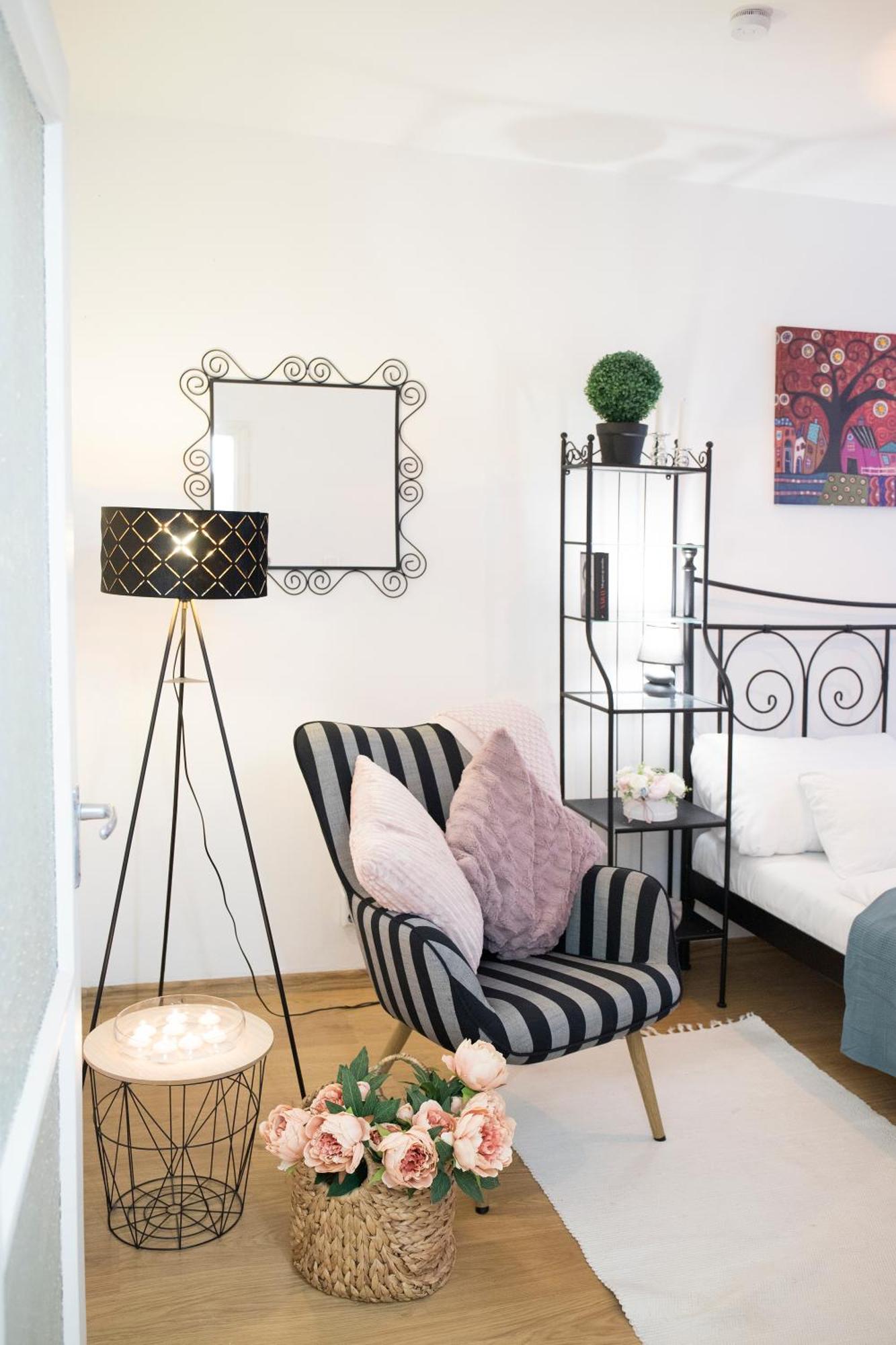 Walnut With Parking Apartamento