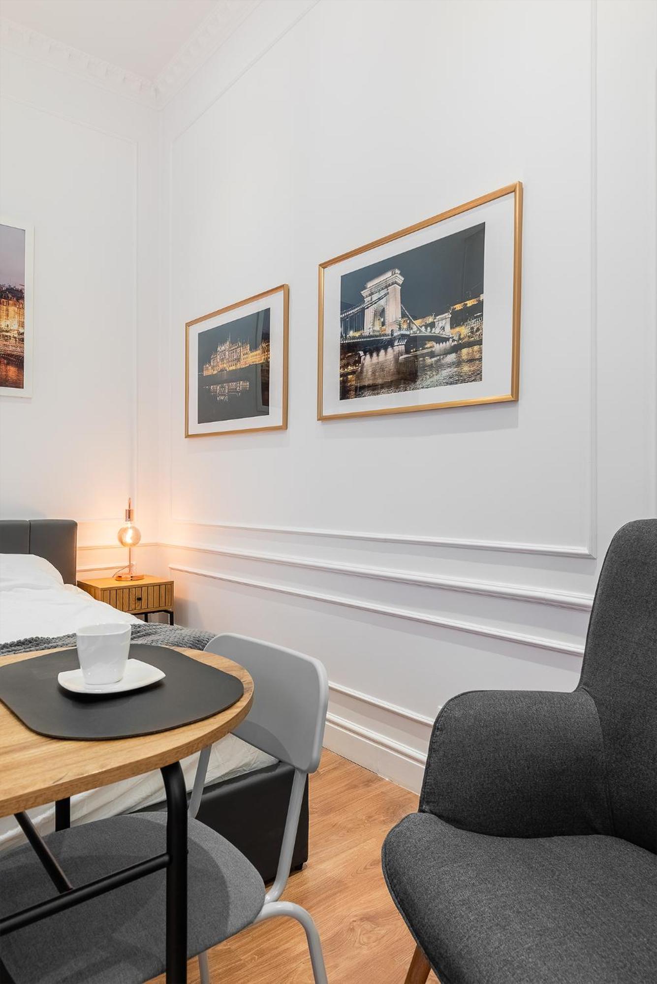 Apartamento 3 Bedroom Classical With A Modern Touch 2unit Budapest