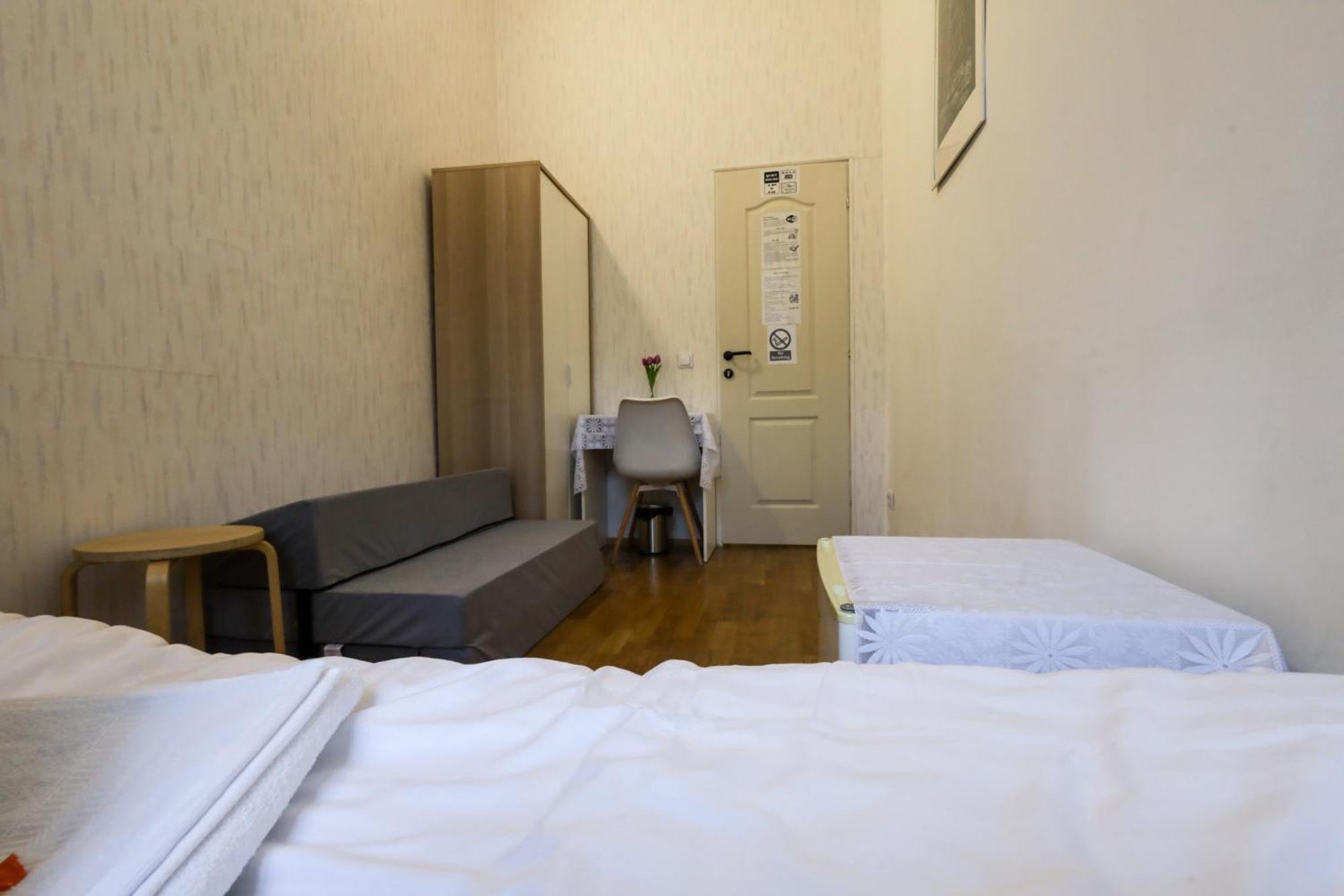 Apartamento Pest-port 4 For 16 Person *