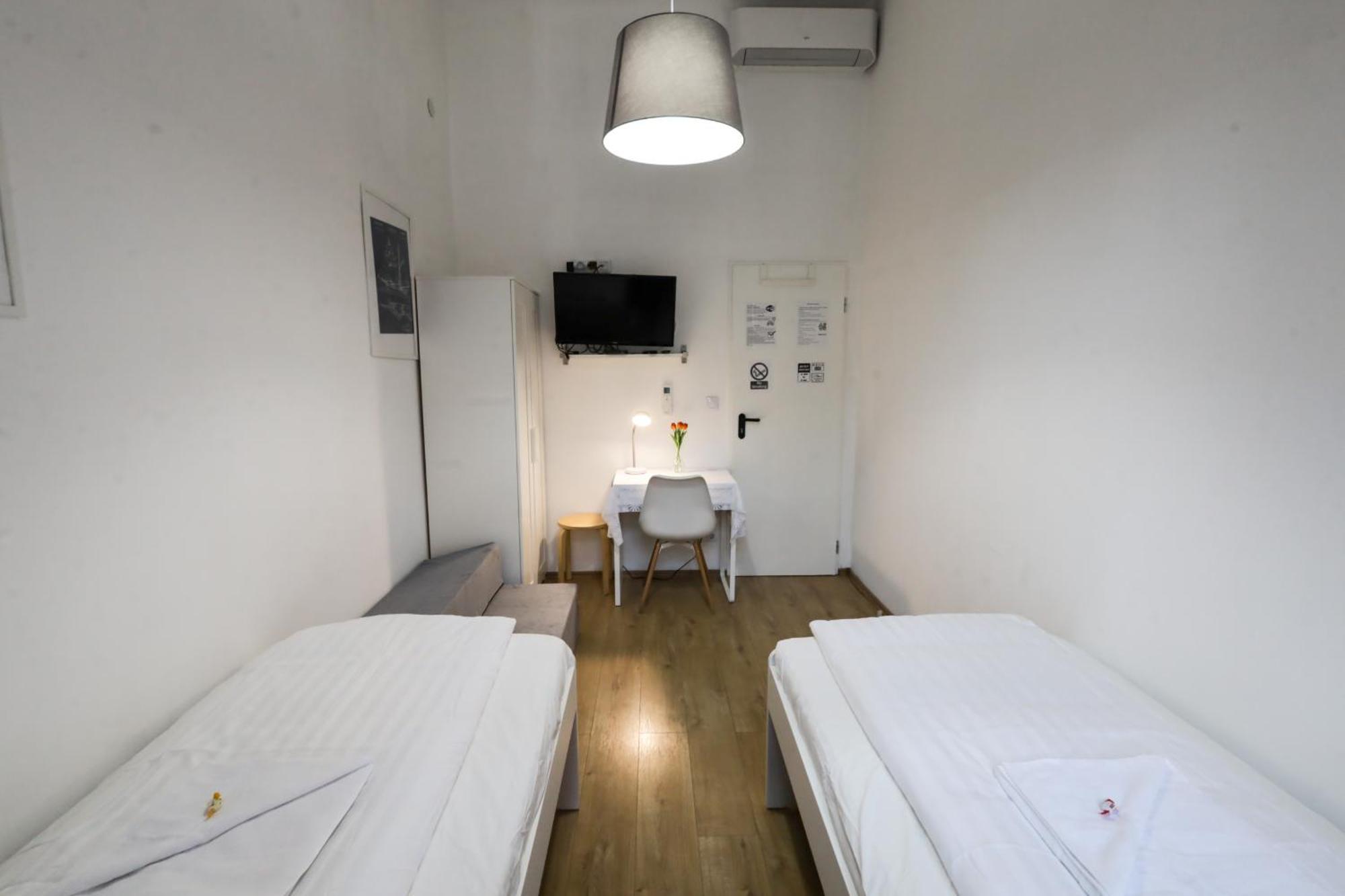 Apartamento Pest-port 4 For 16 Person *