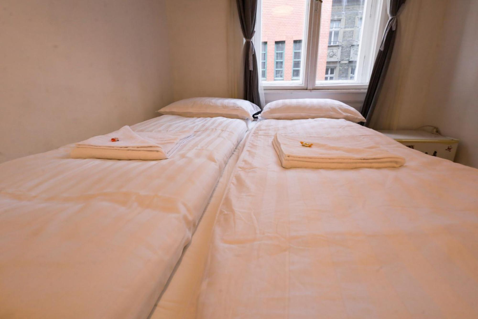 Apartamento Pest-port 4 For 16 Person
