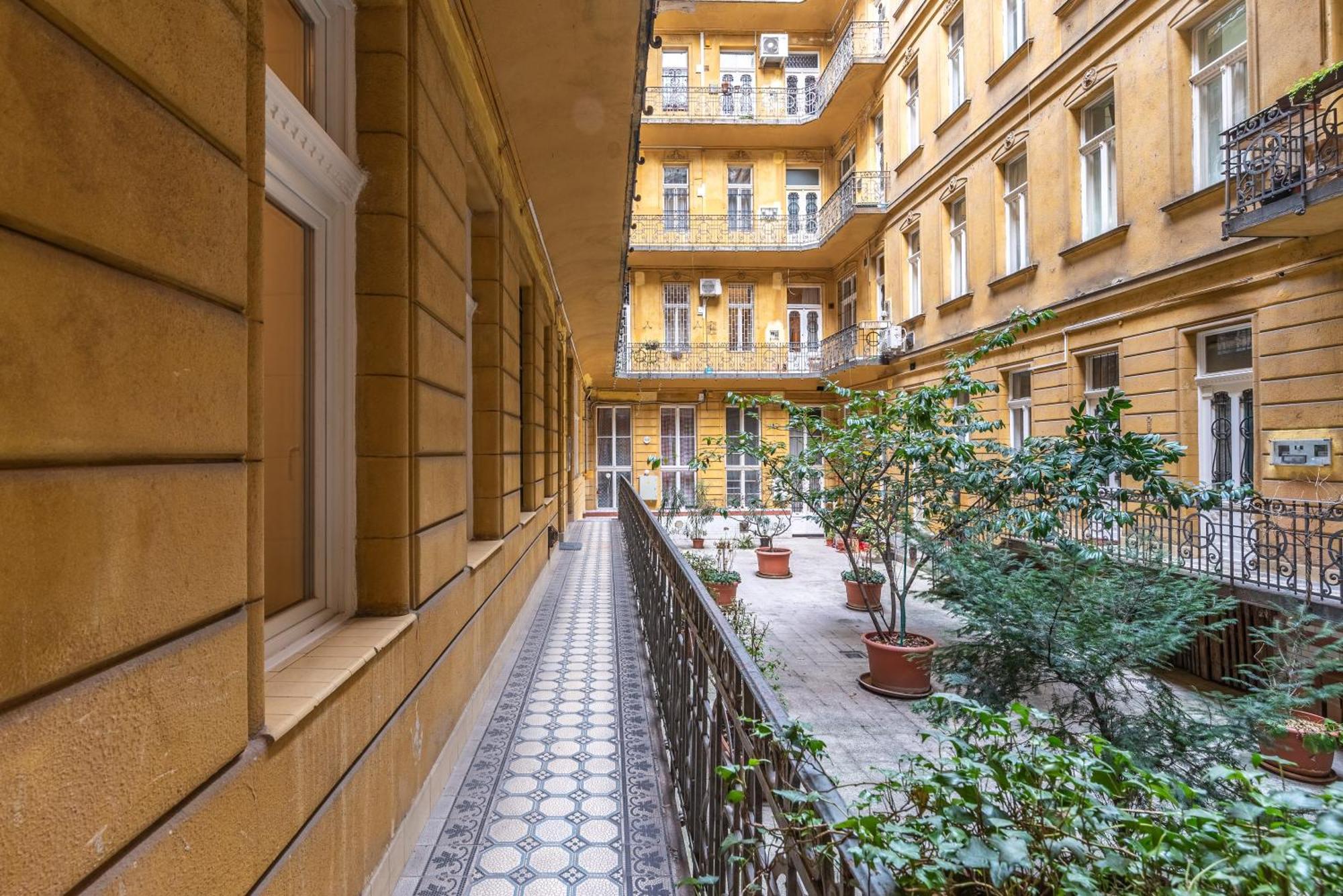With Private Terrace - Near Gellert Thermal Bath Appartement Budapest