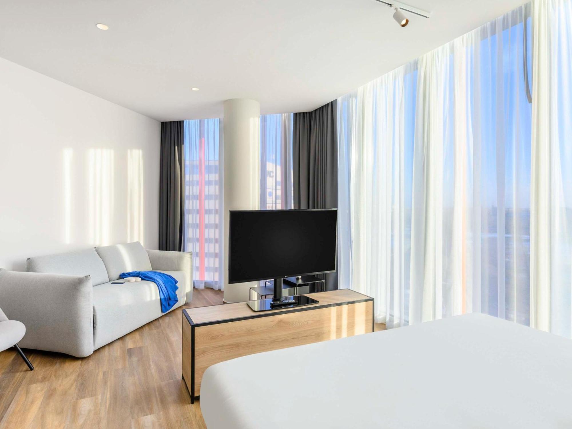 Ibis Stadium Hotel 3*