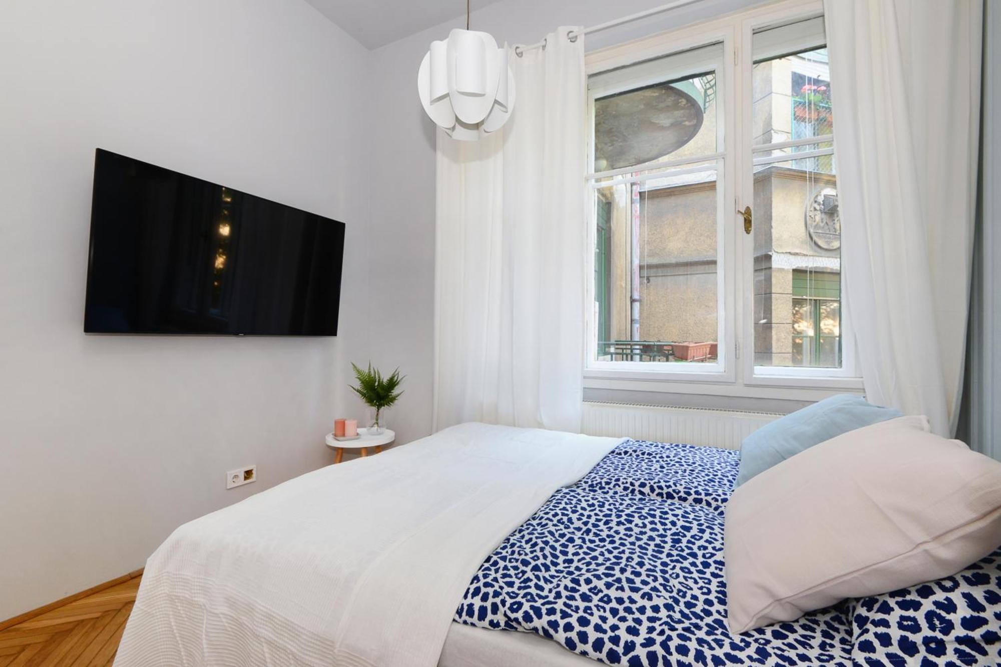 Monochrome Chic R613 Apartment Budapest
