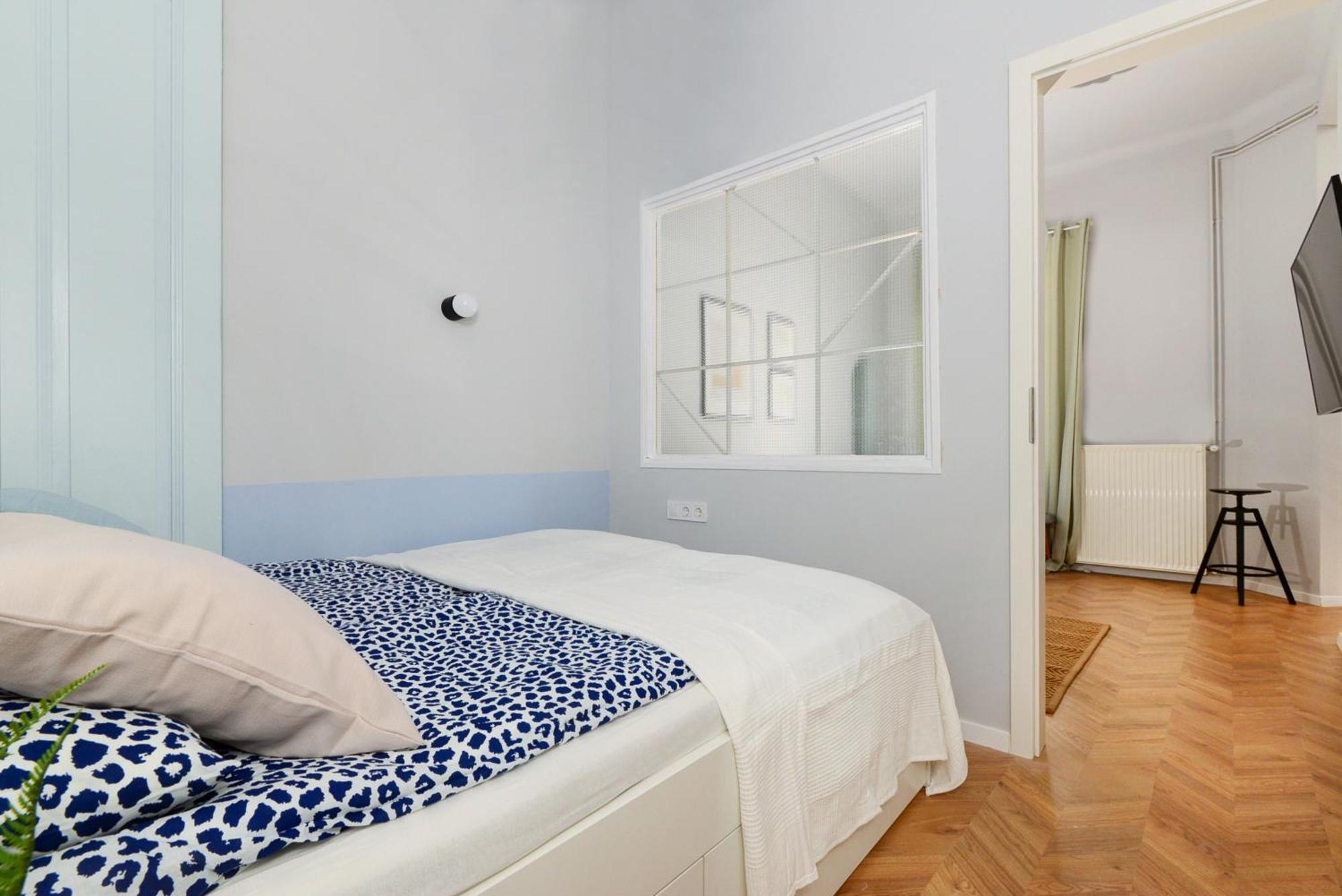 Monochrome Chic R613 Apartment *
